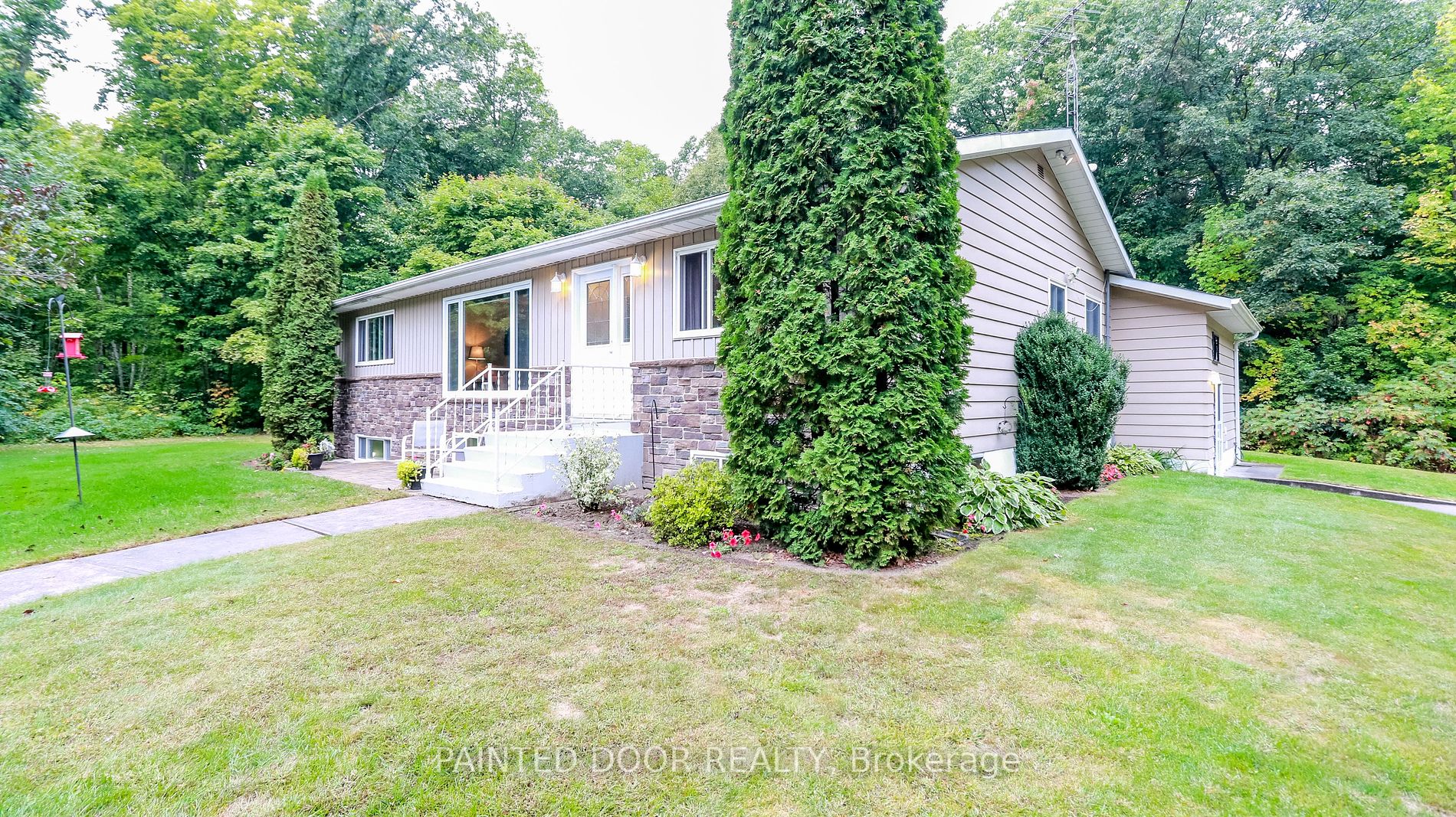 350 5 W Property Photo 12