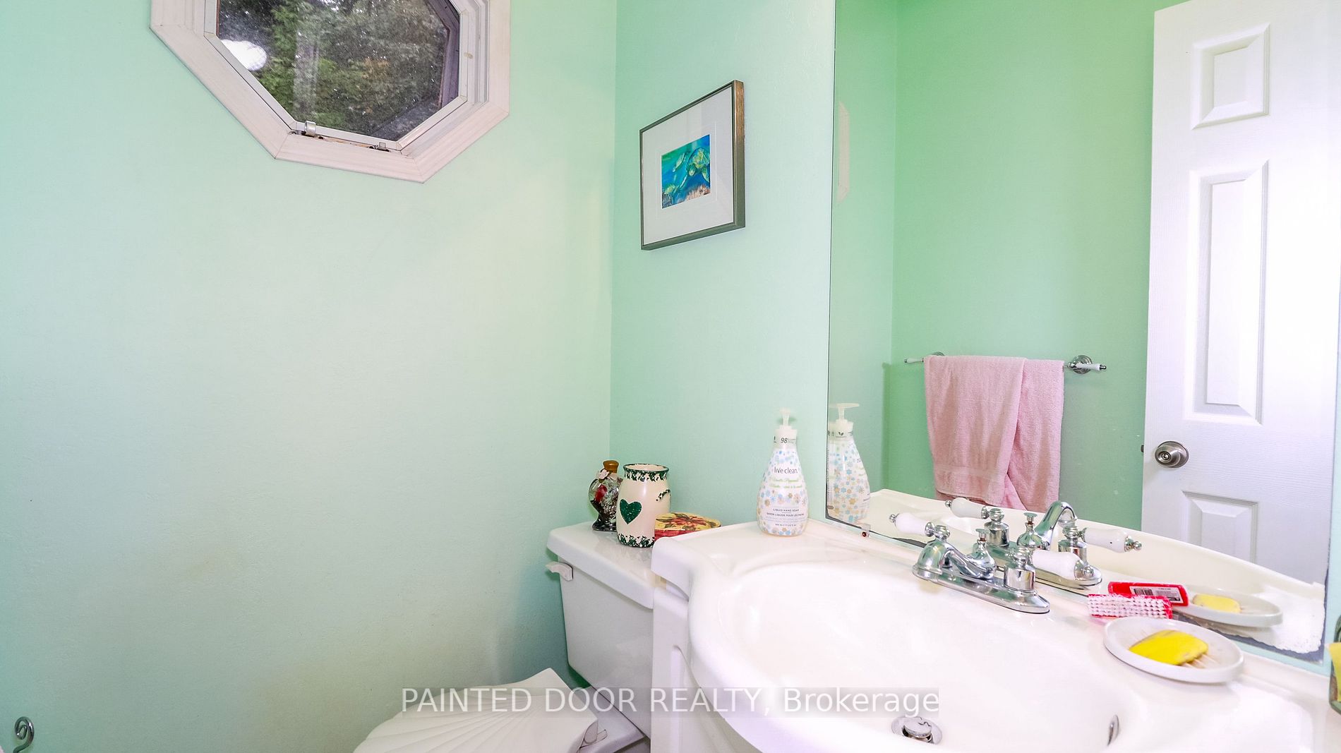 350 5 W Property Photo 14