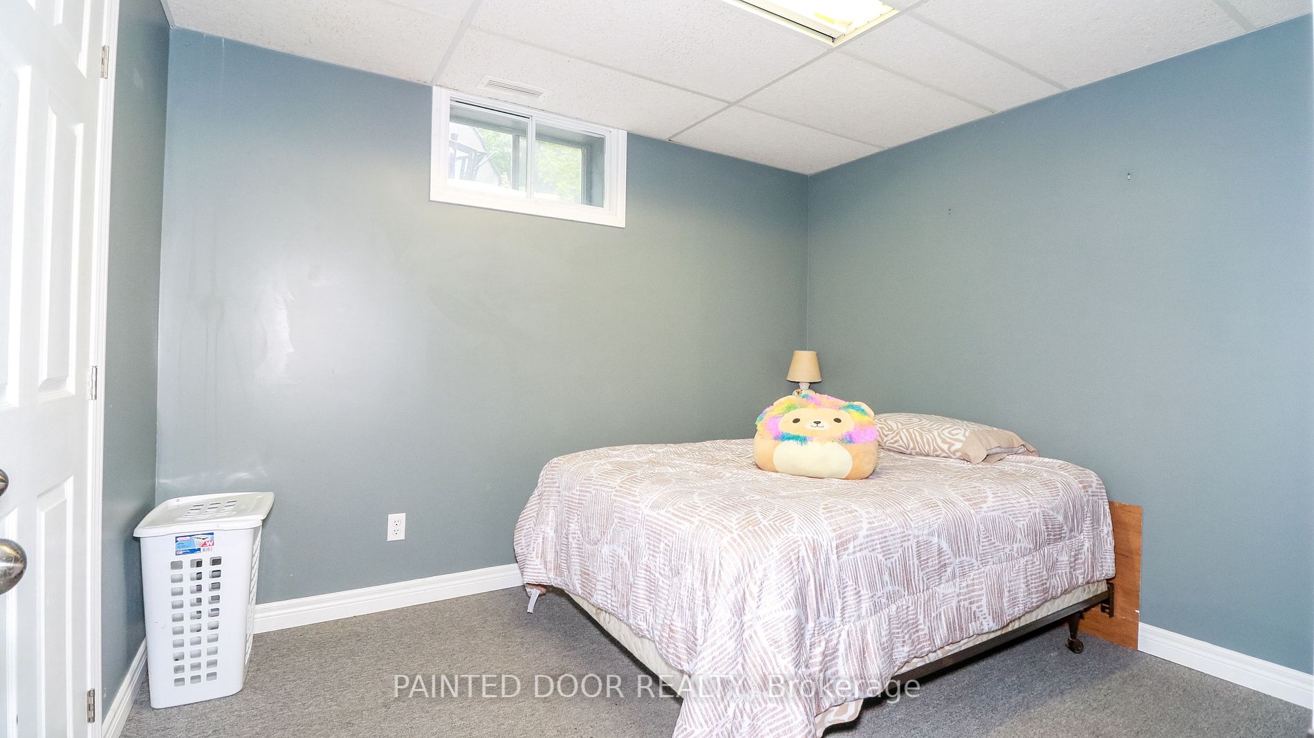350 5 W Property Photo 17