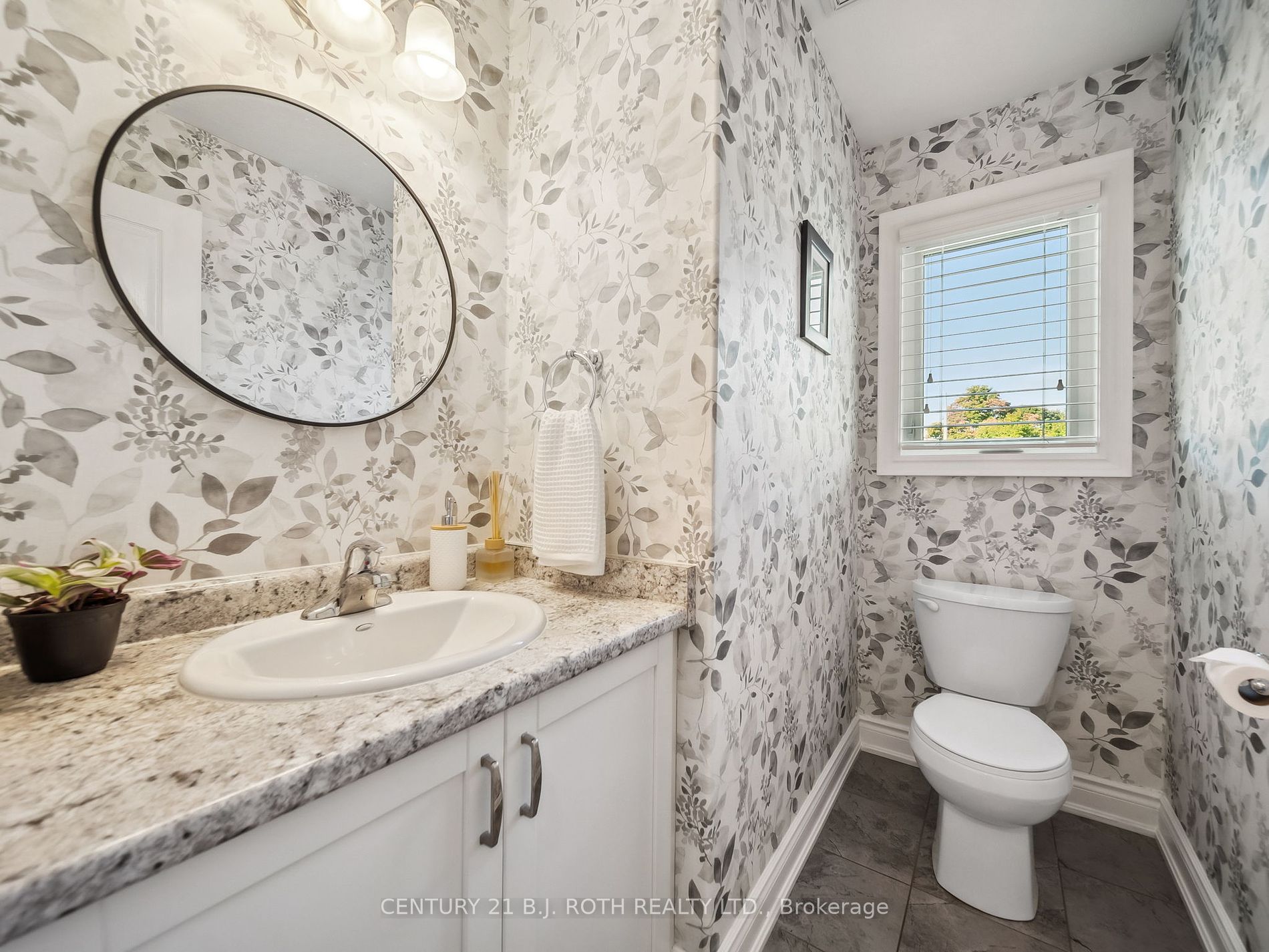 35 Grace Cres Property Photo 13