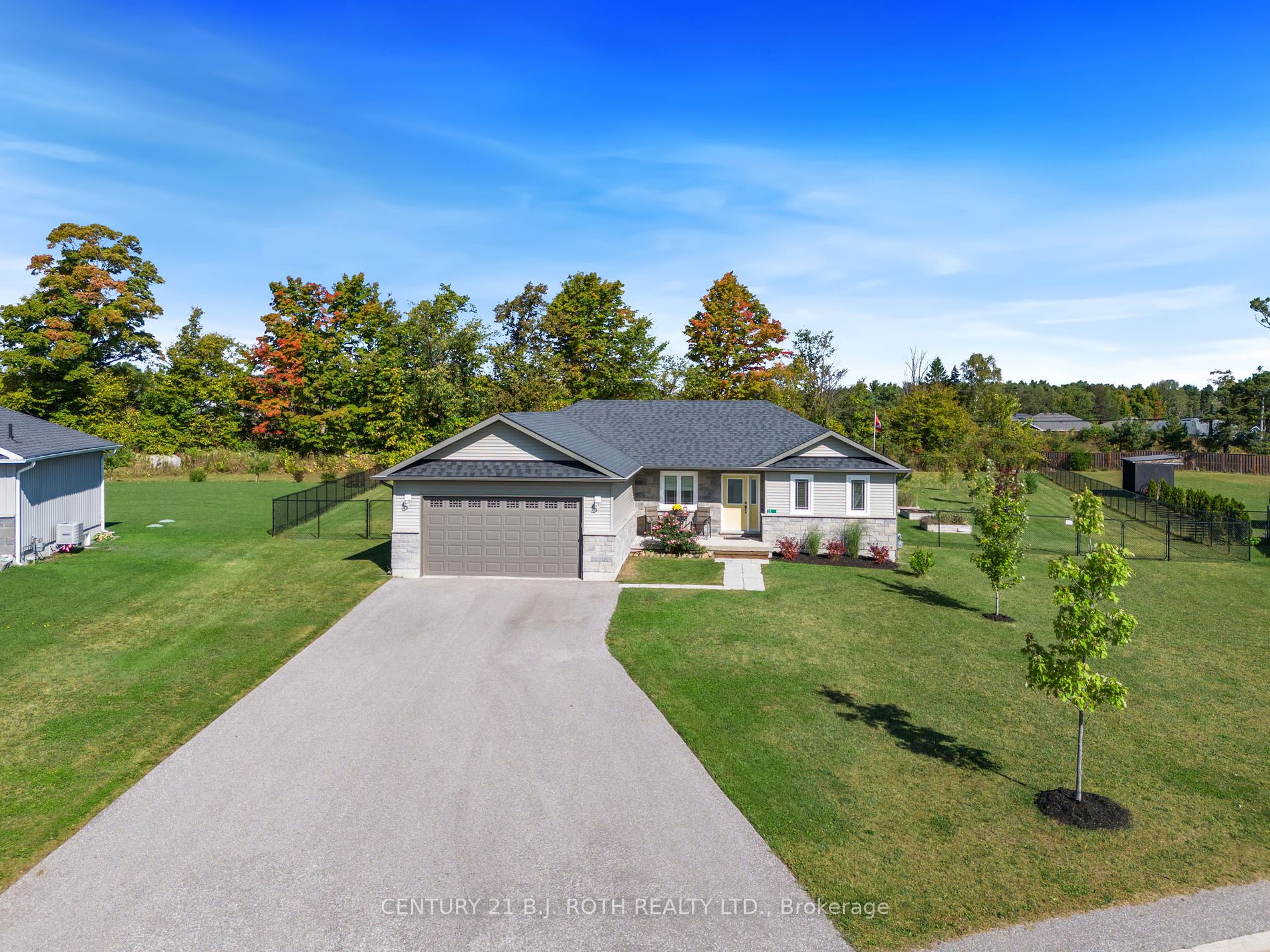 35 Grace Cres Property Photo 25