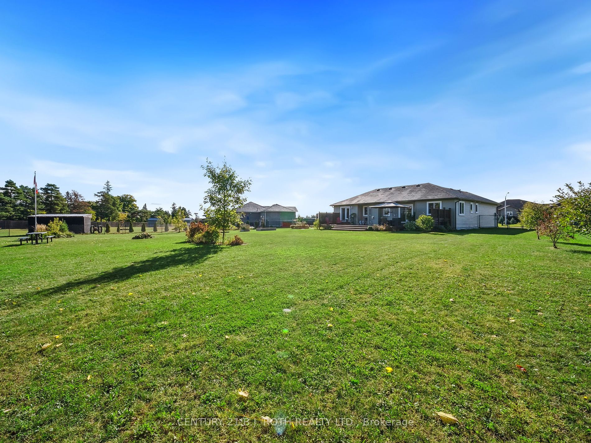 35 Grace Cres Property Photo 26