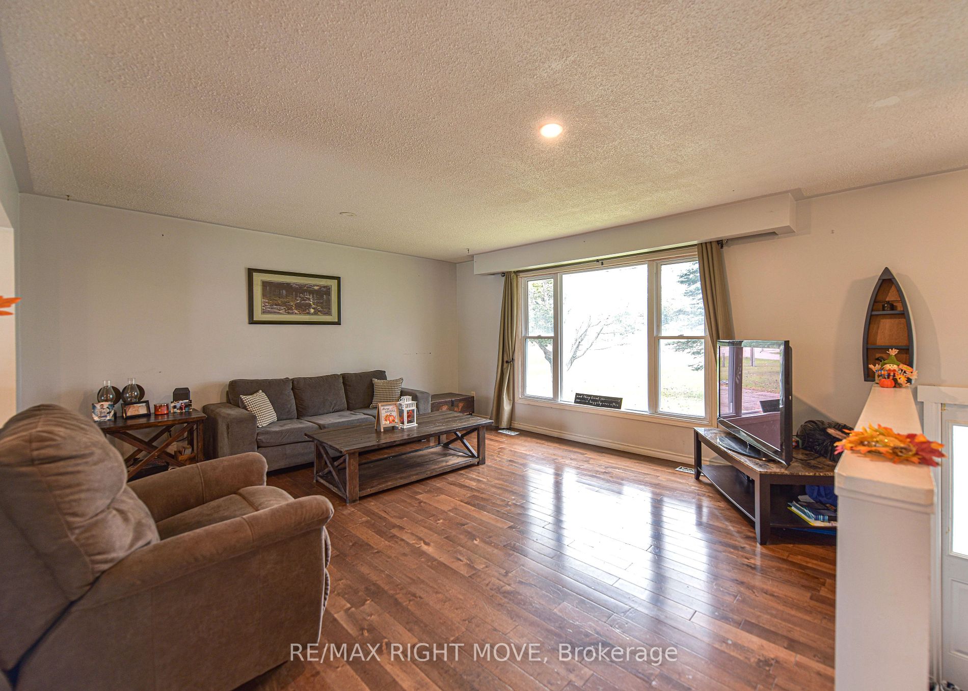 8732 Hwy 12 Property Photo 4