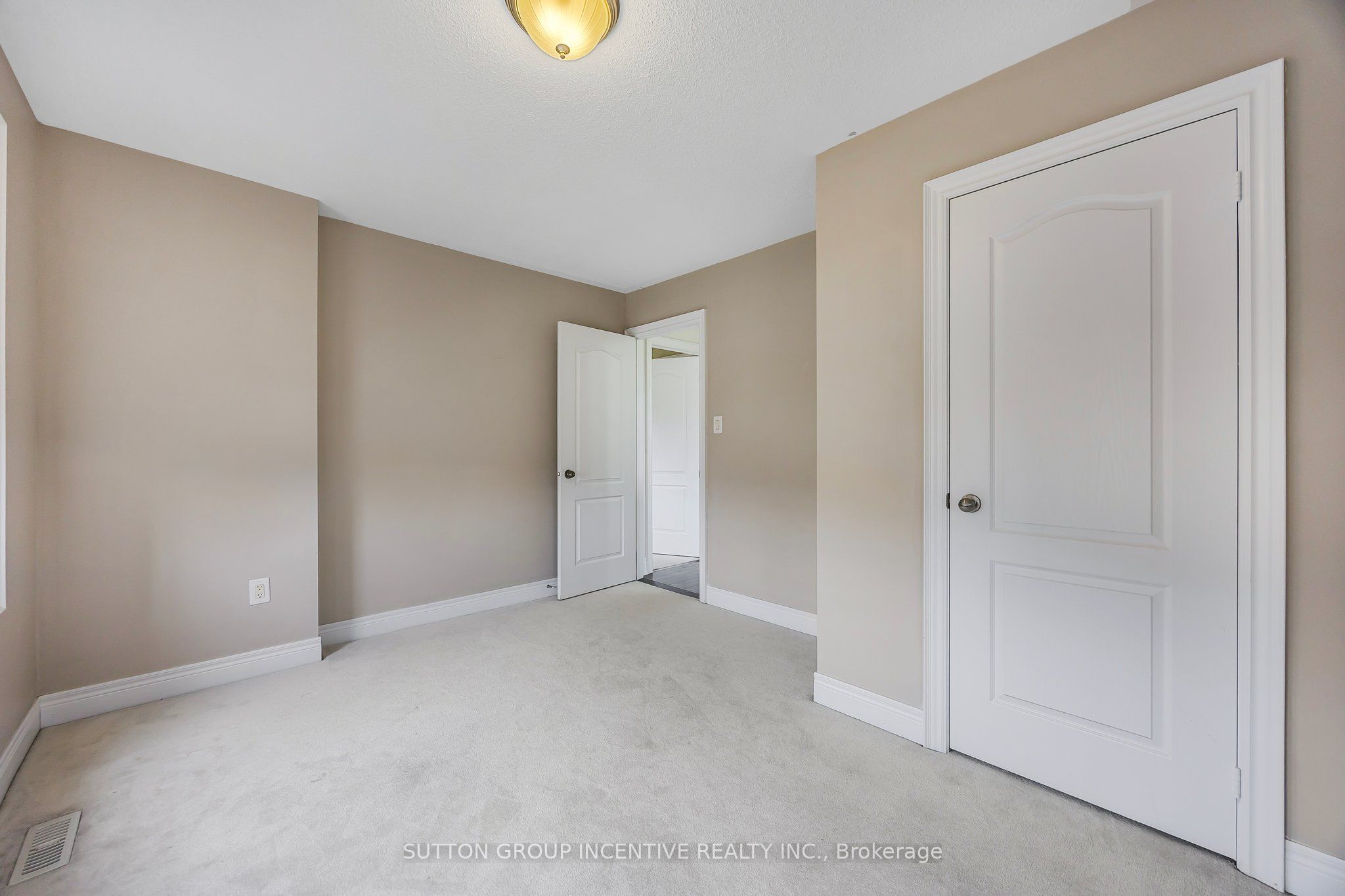 76 Forsyth Crescent Property Photo 18