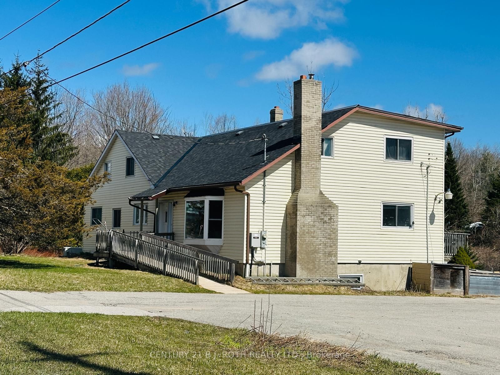 2925 Old Barrie Rd E Property Photo 8