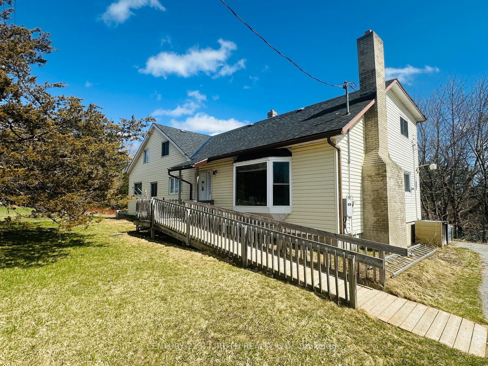 2925 Old Barrie Rd E Property Photo 10