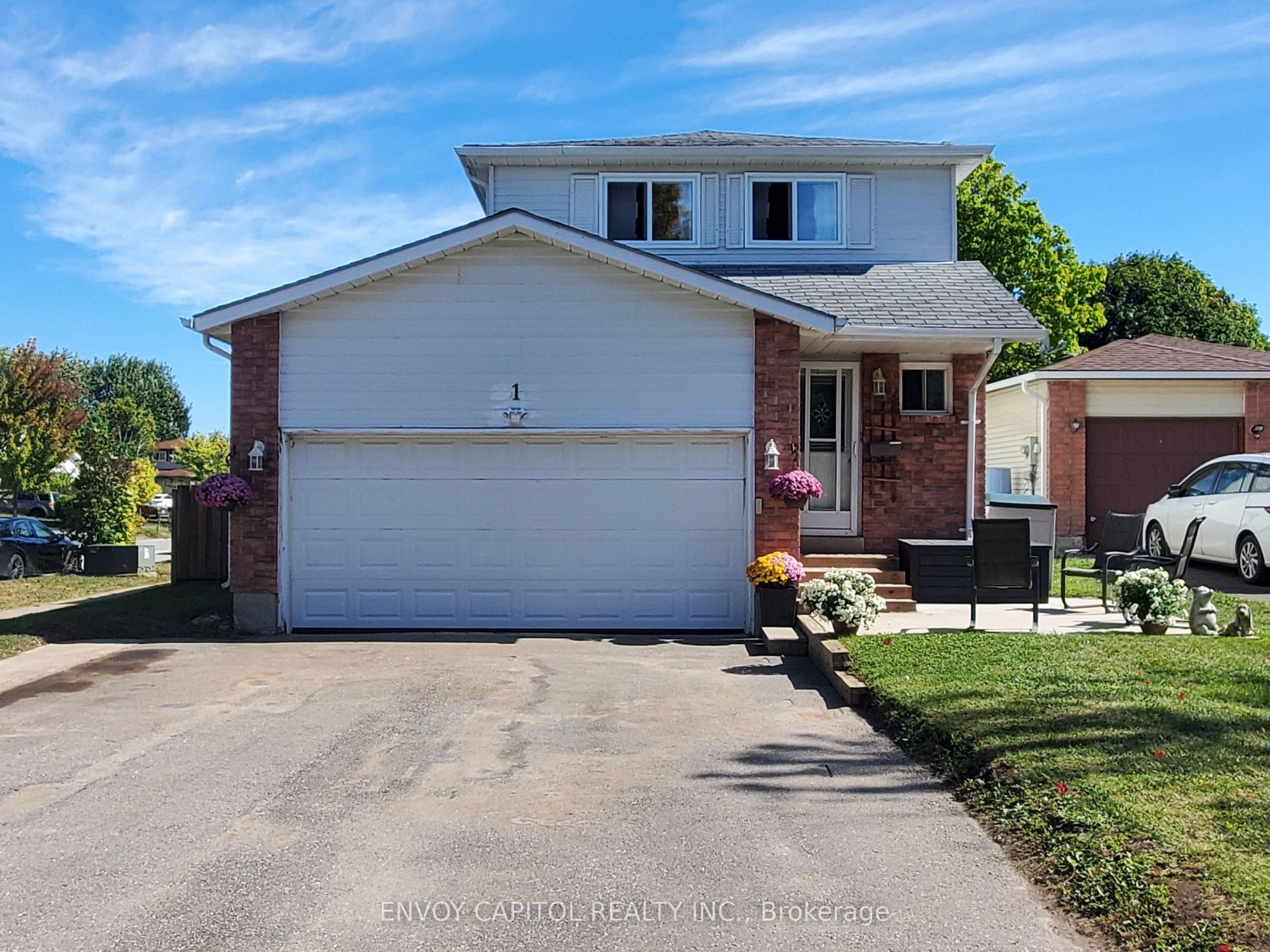 1 Mccuaig Court Property Photo 1