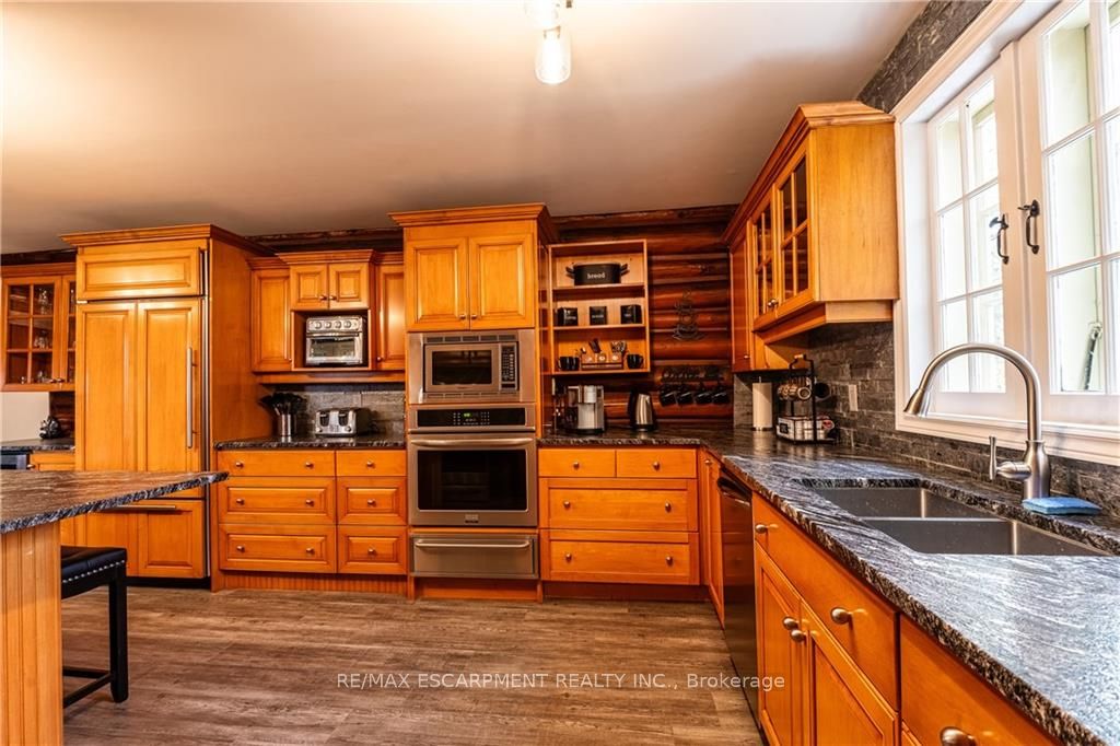1 Kerr Crescent Property Photo 14