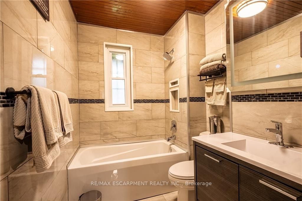 1 Kerr Crescent Property Photo 18