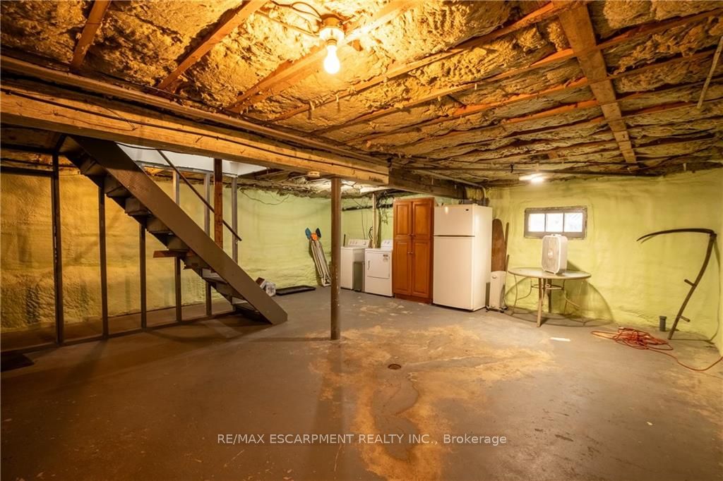1 Kerr Crescent Property Photo 27