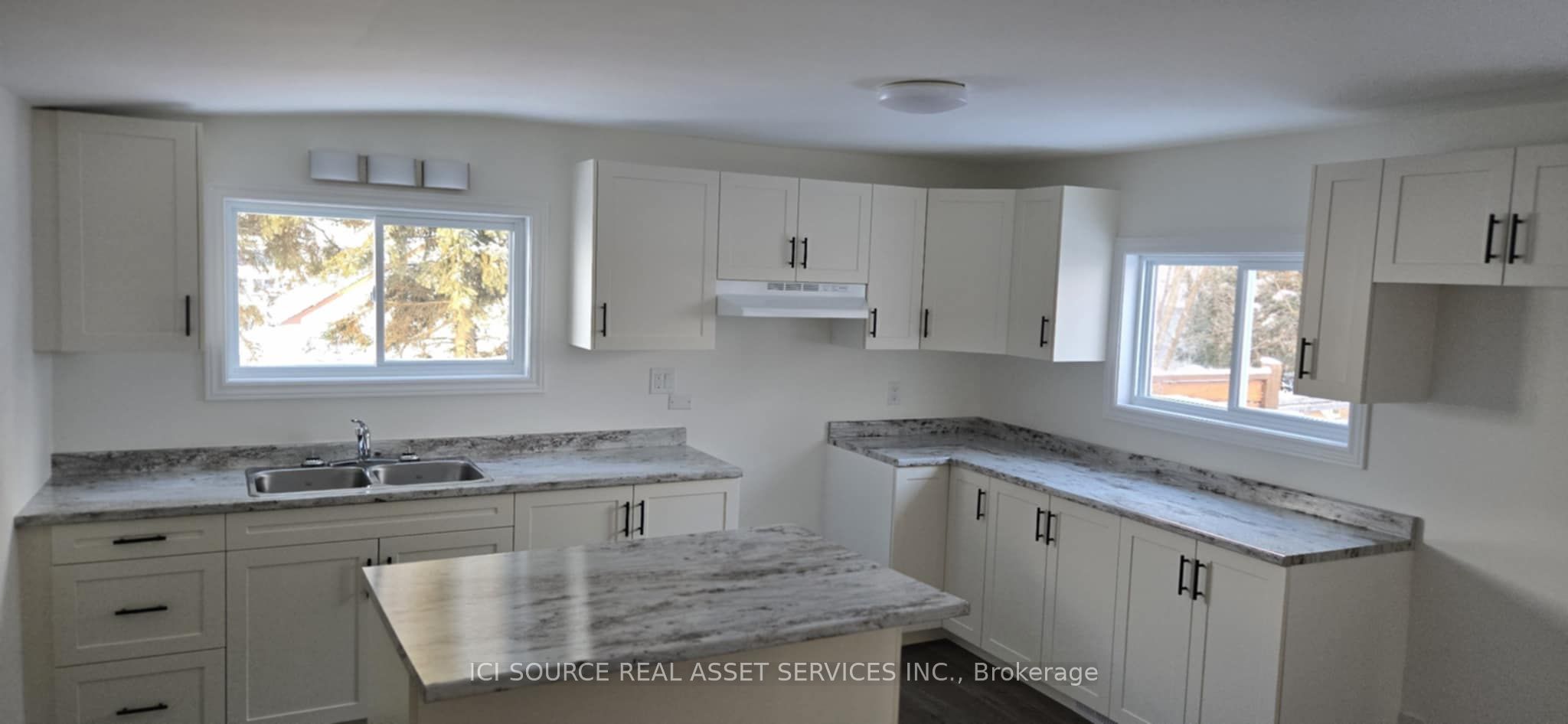 52 Commercial Avenue Property Photo