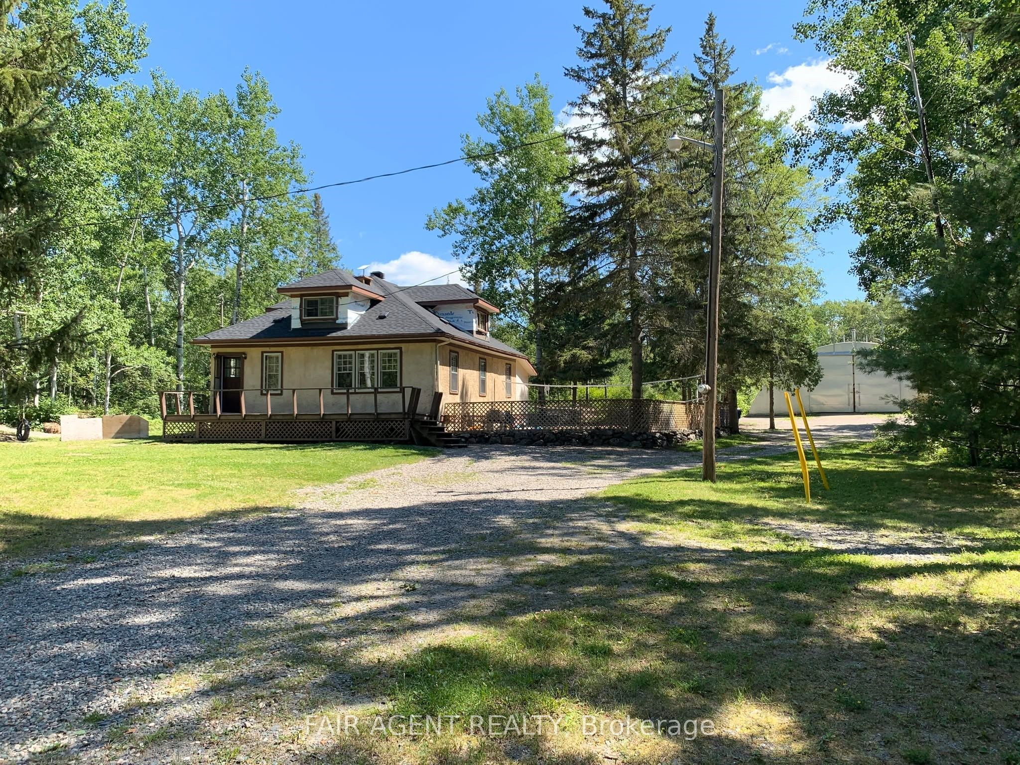975140 Silver Centre Rd Property Photo