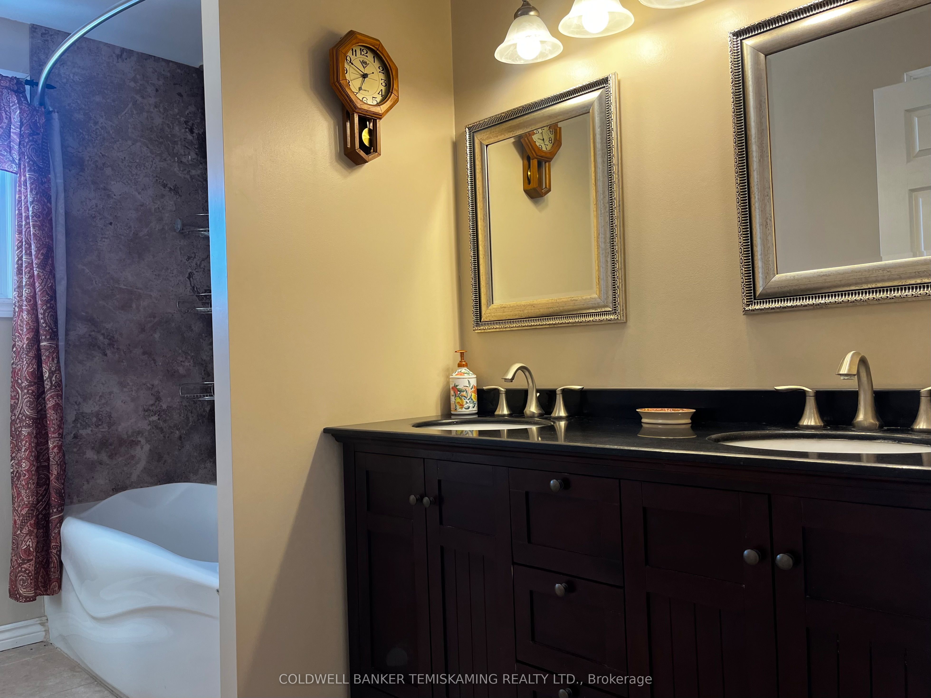 495 Lakeshore Road Property Photo 8