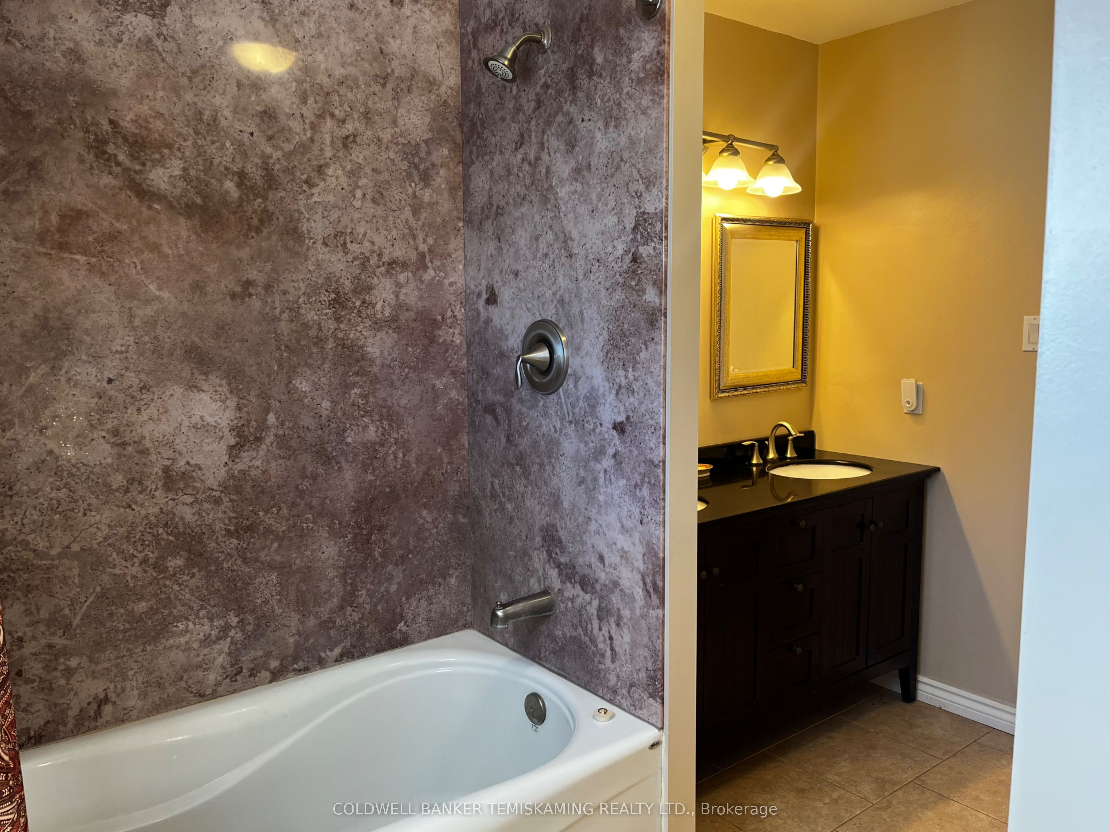 495 Lakeshore Road Property Photo 9