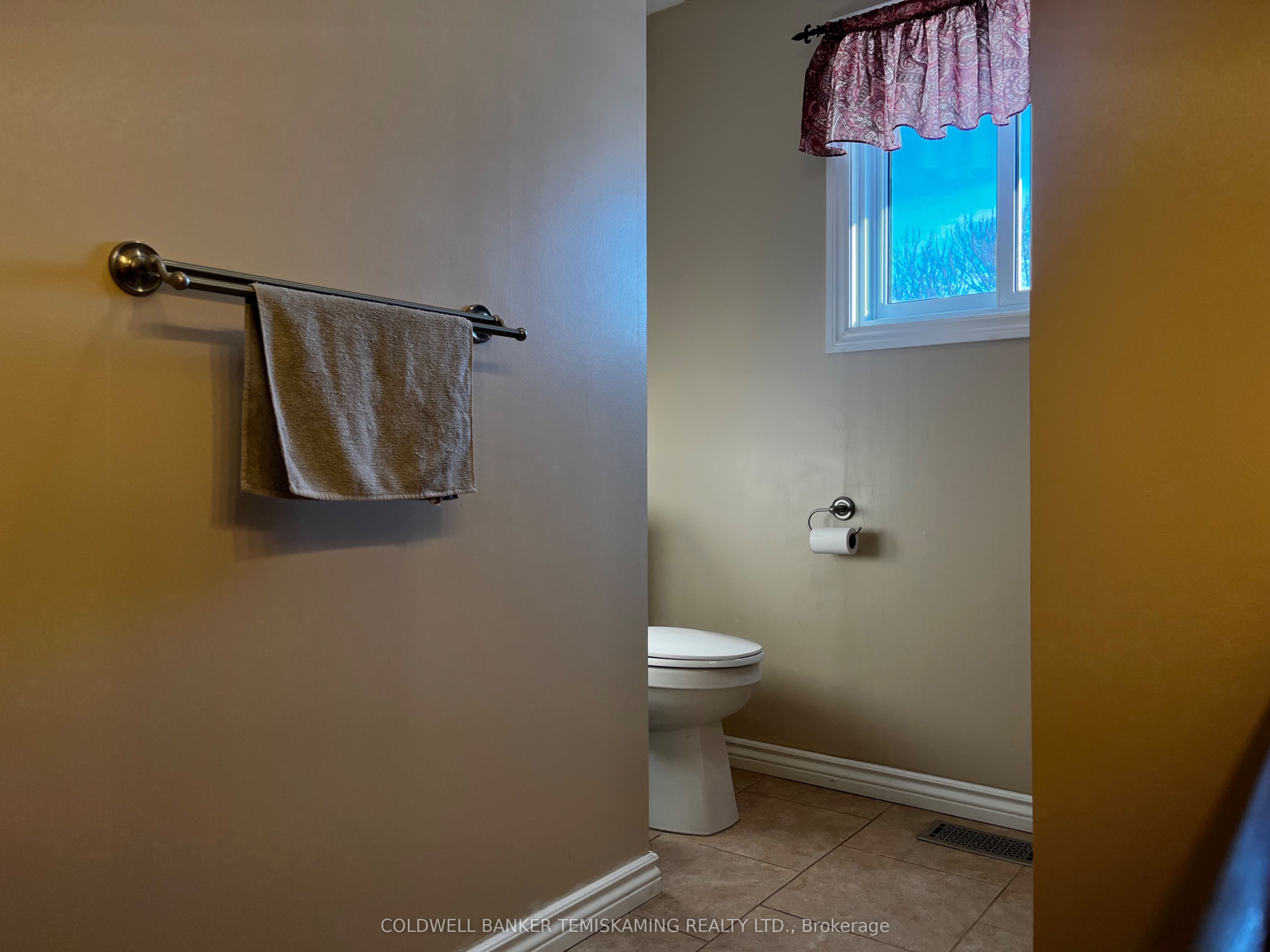495 Lakeshore Road Property Photo 10