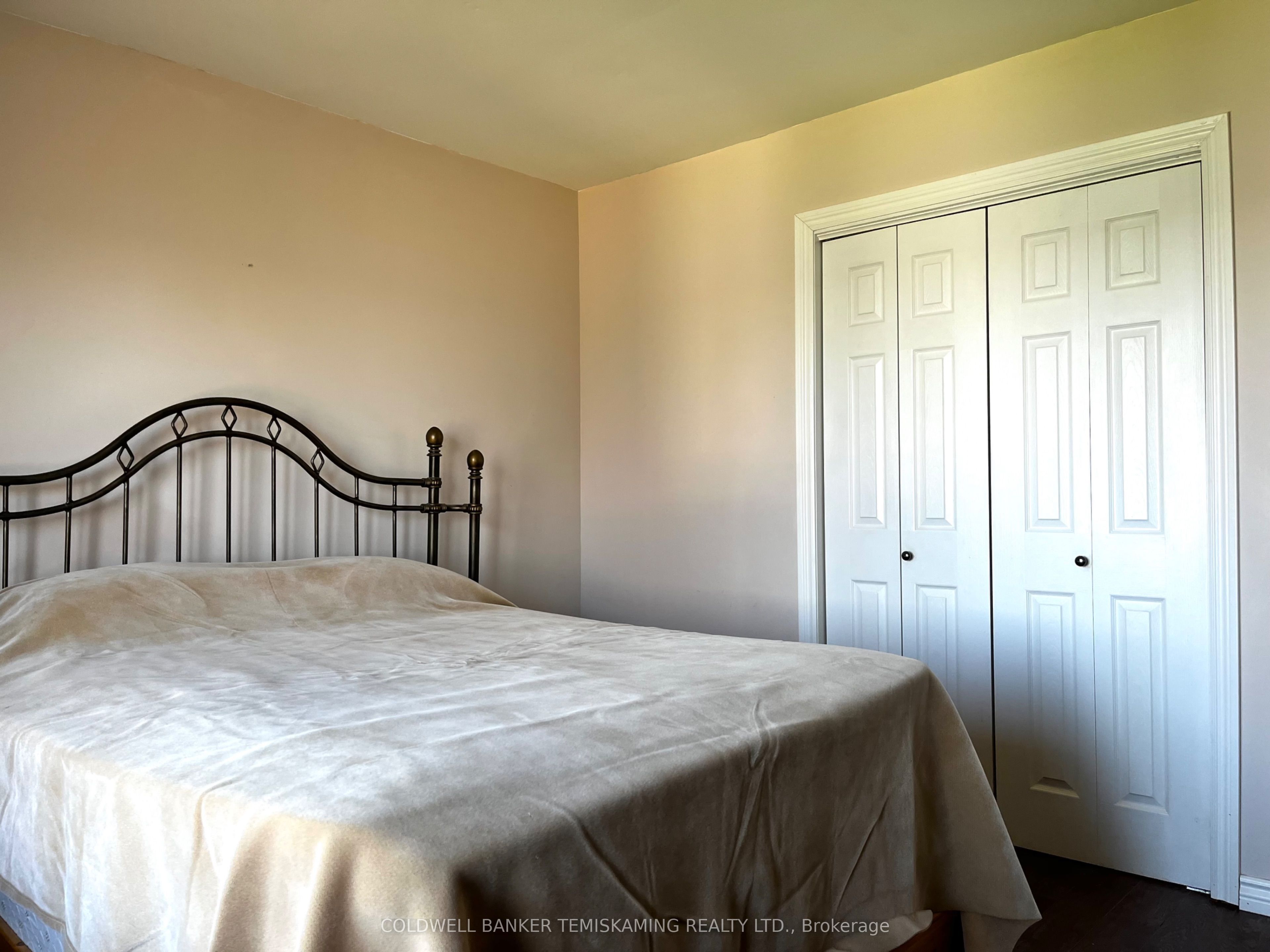 495 Lakeshore Road Property Photo 12