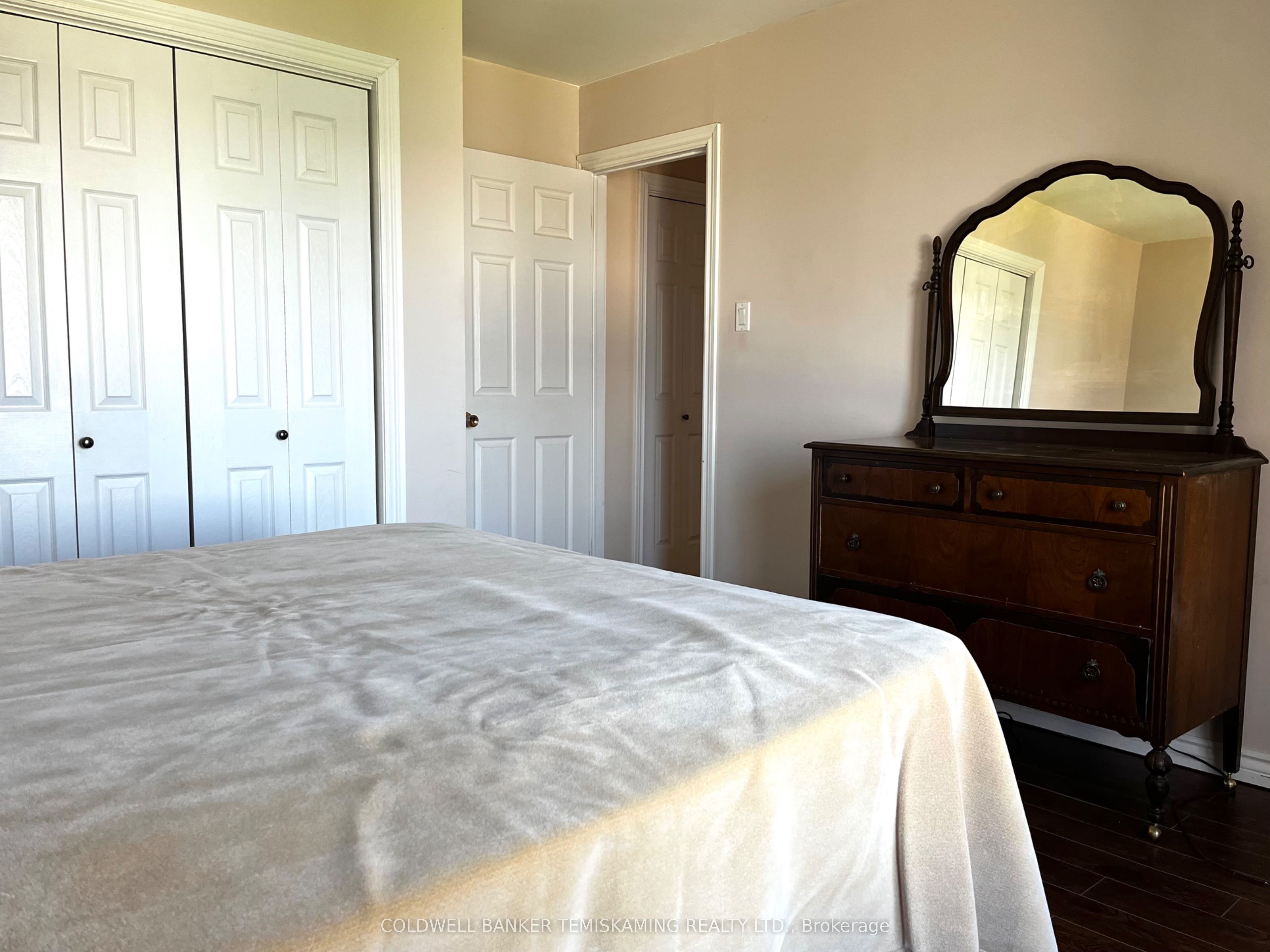 495 Lakeshore Road Property Photo 13