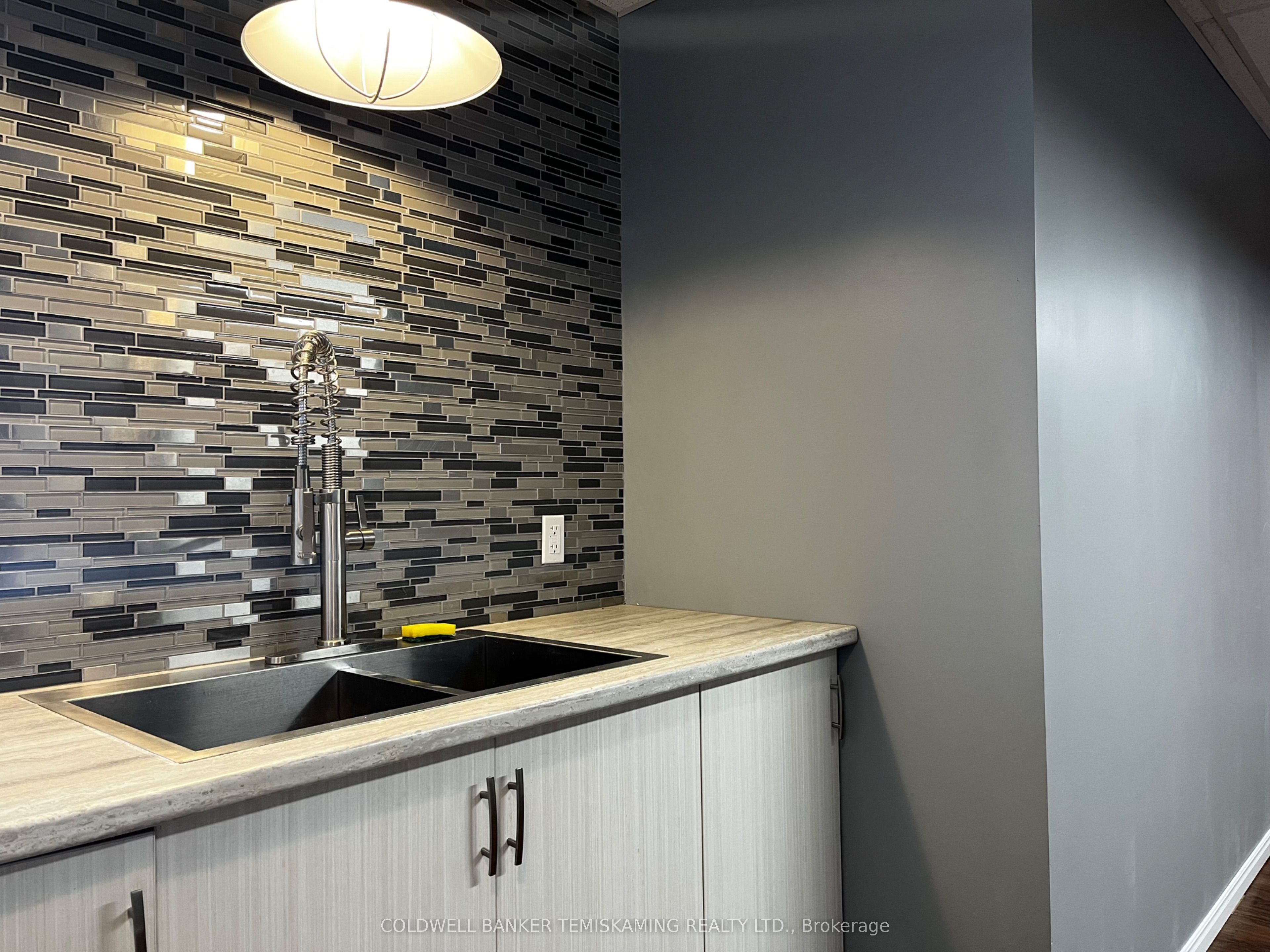 495 Lakeshore Road Property Photo 23