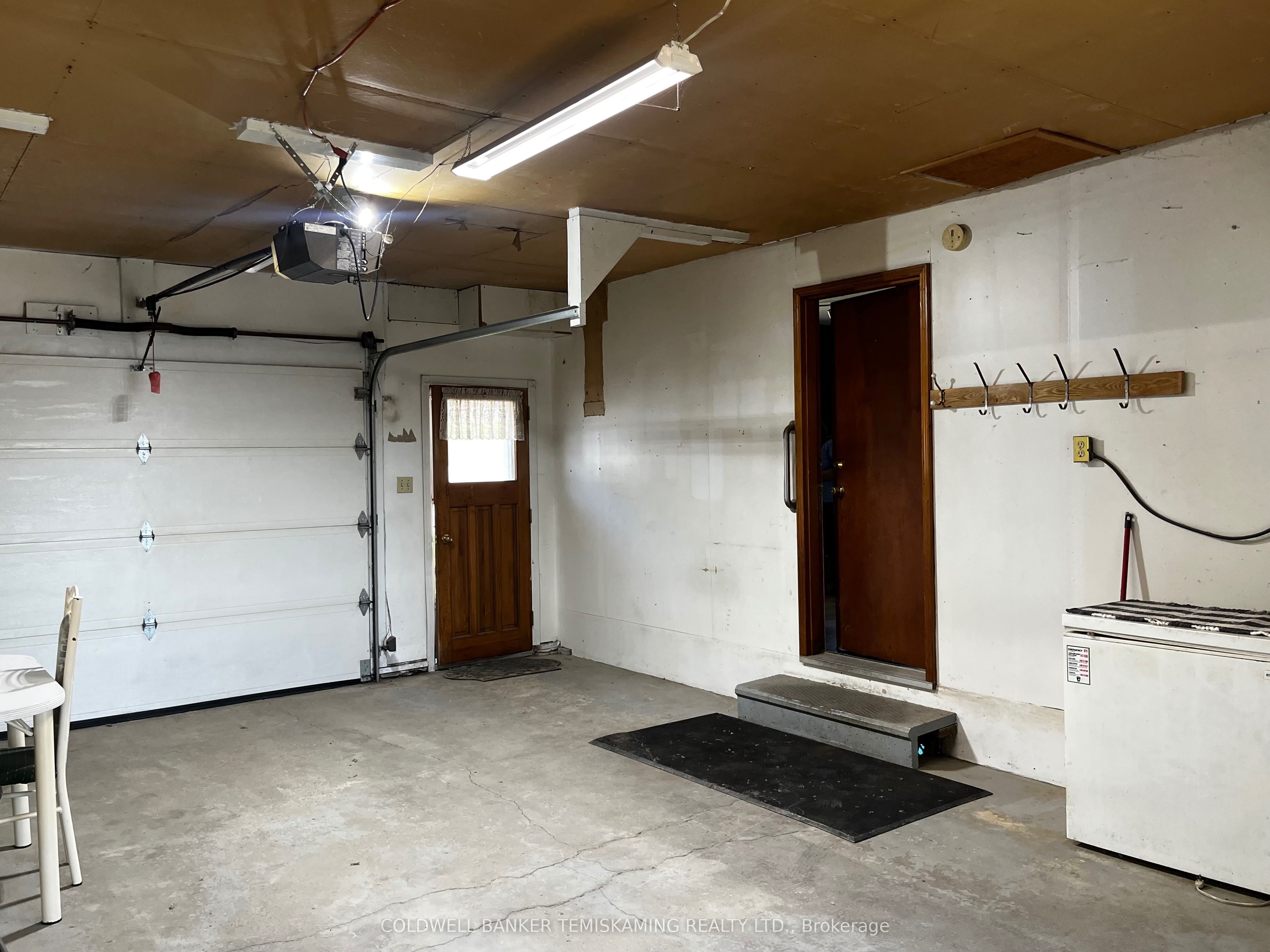 495 Lakeshore Road Property Photo 35