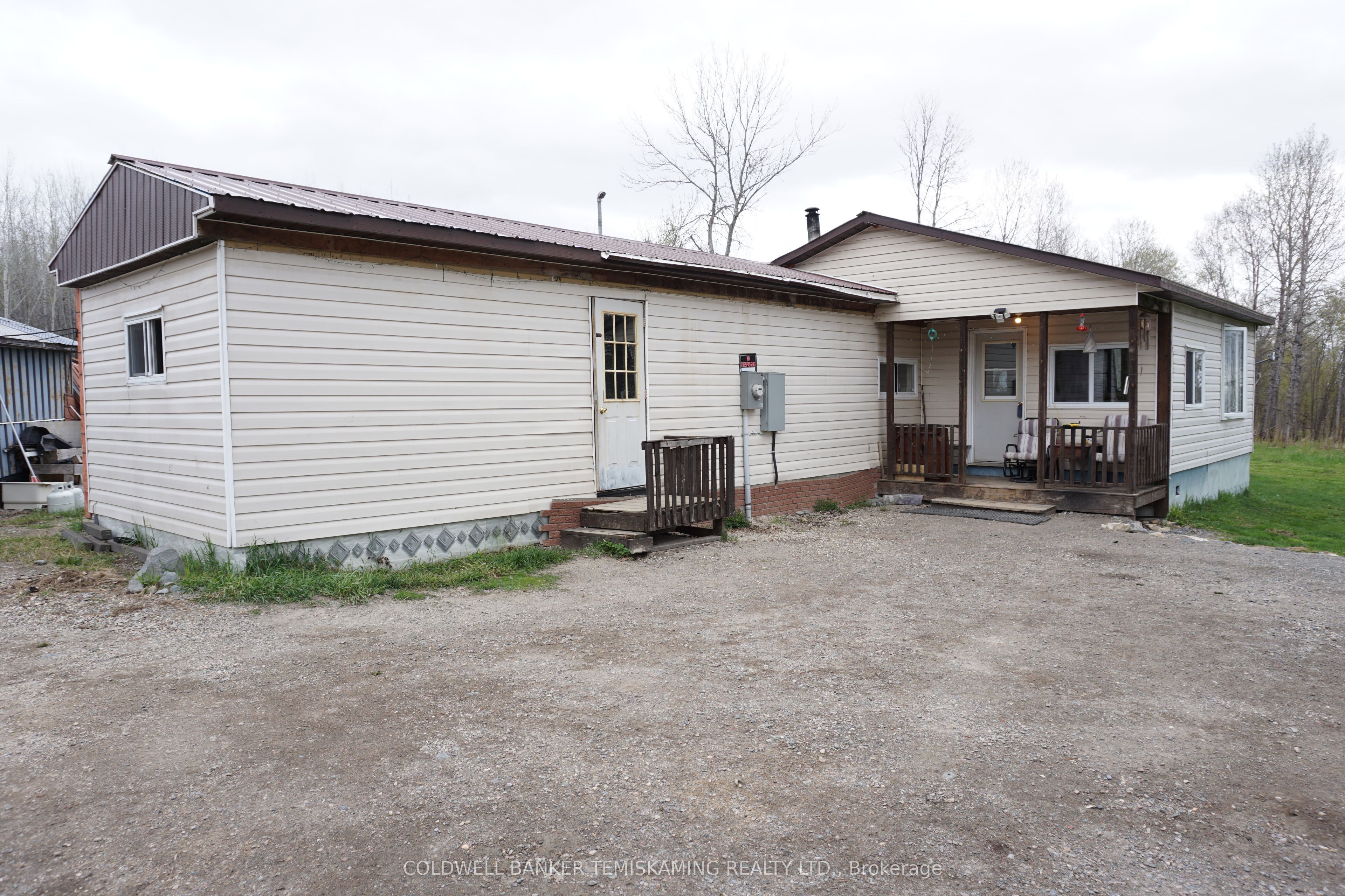 182397 Crick Road Property Photo 1