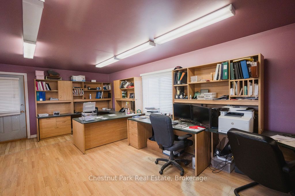 37 Niven St Property Photo 32
