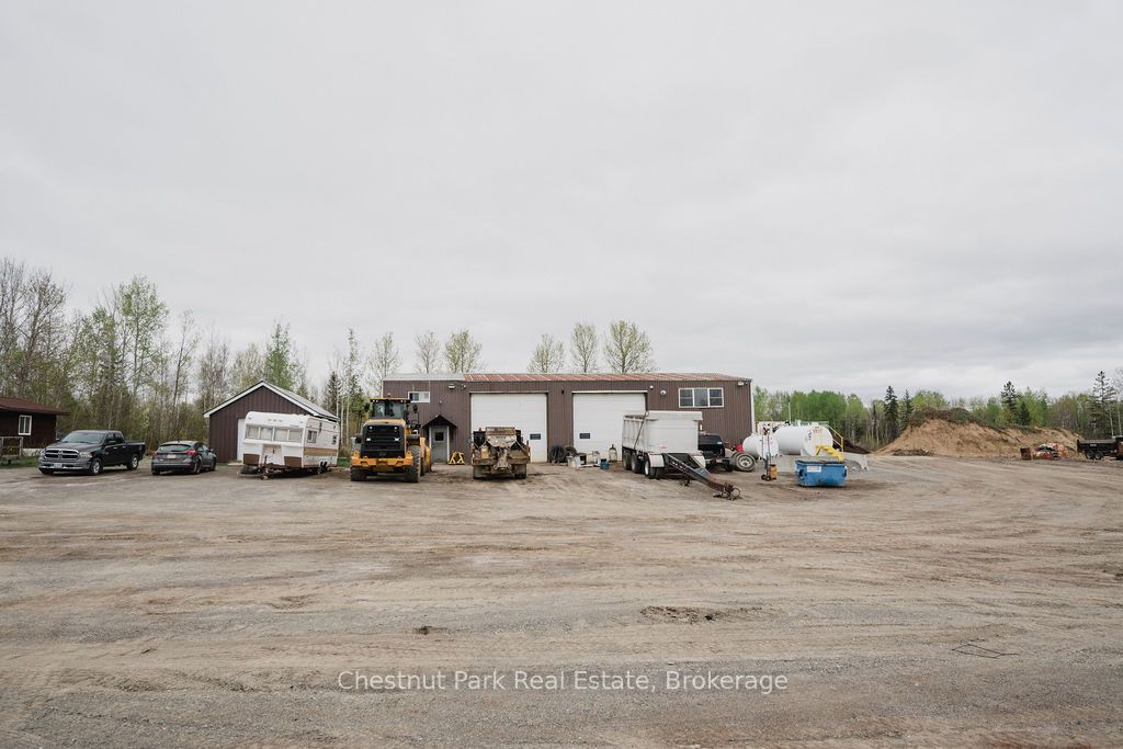 37 Niven St Property Photo 43
