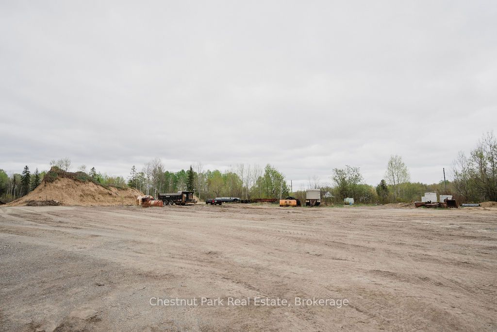 37 Niven St Property Photo 44