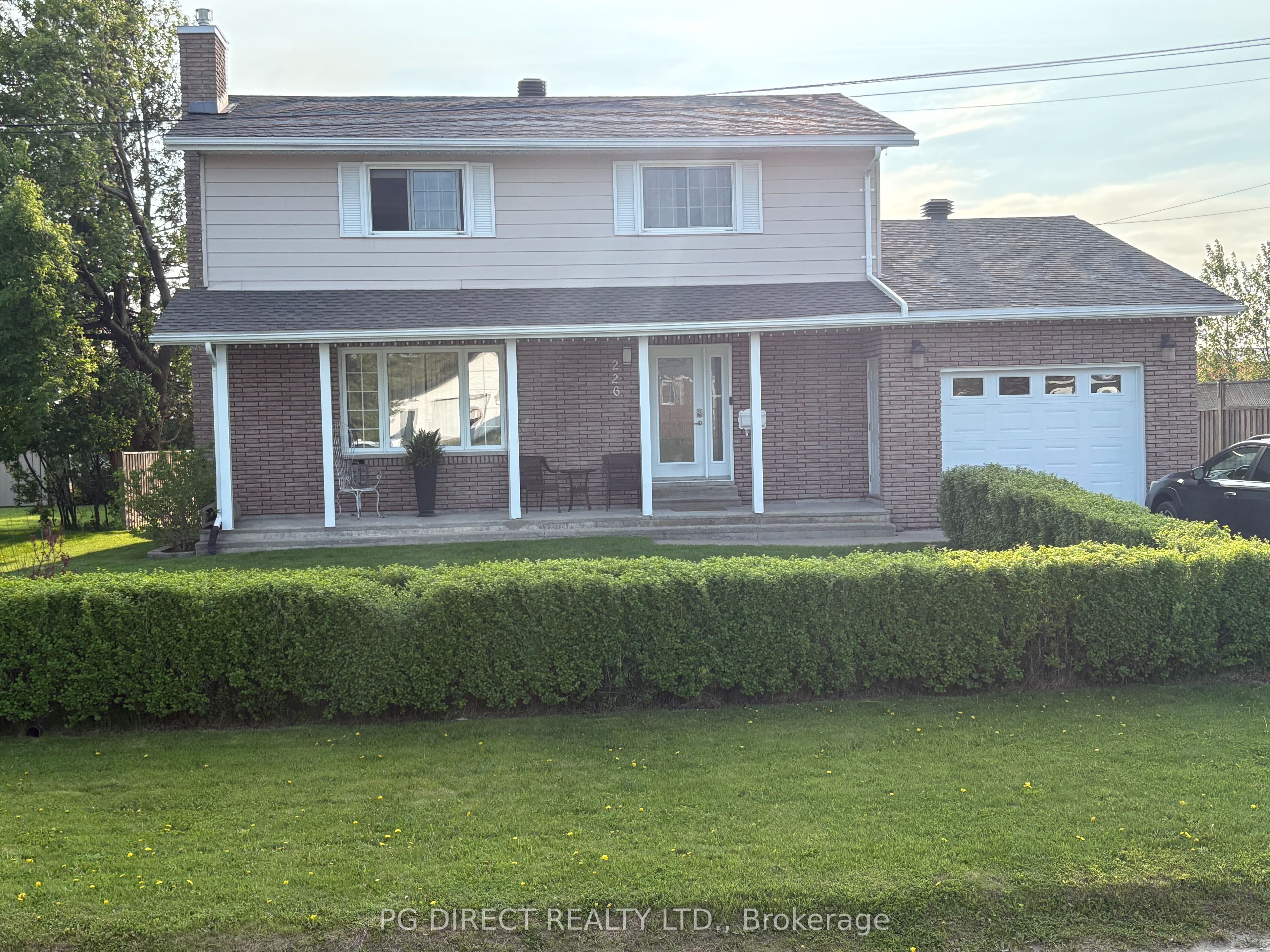 226 Laurette St Property Photo 1