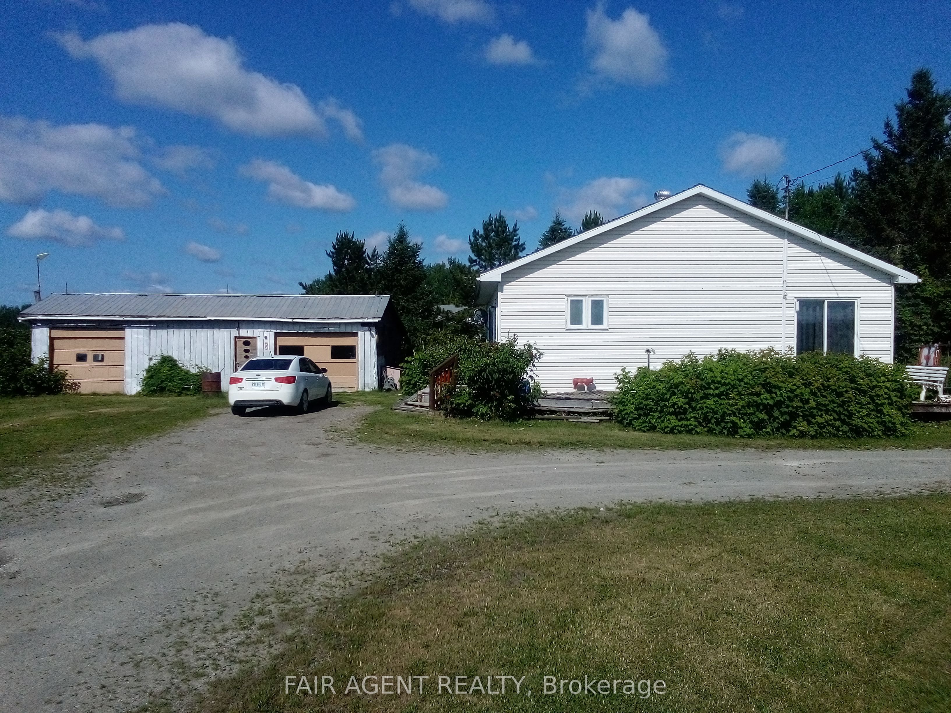 354451 Hwy 624 Property Photo 1