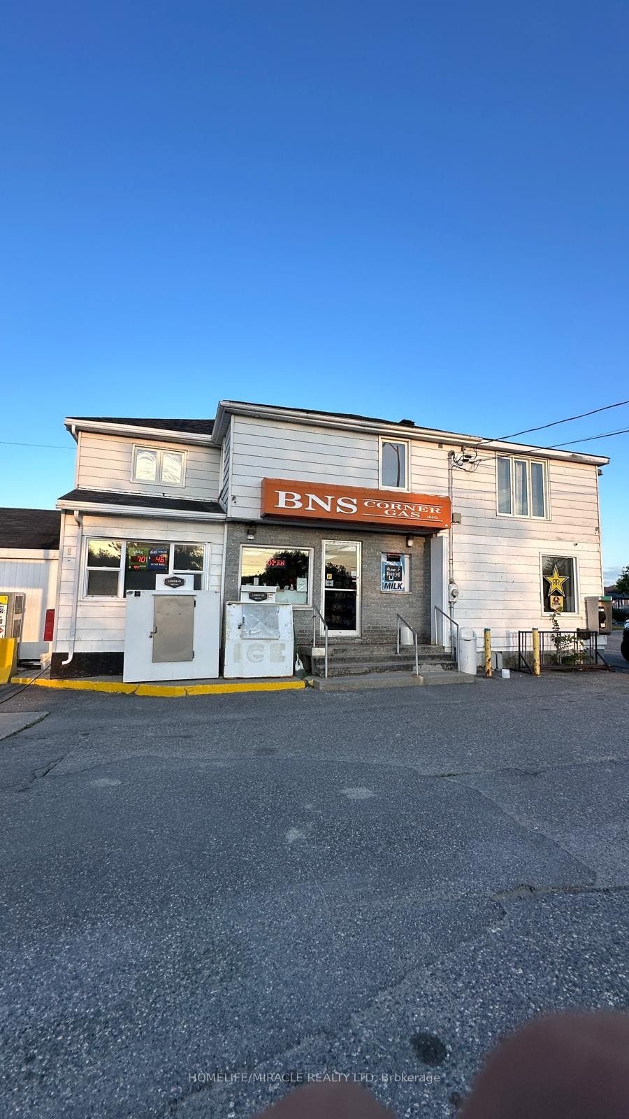 102 King Street Property Photo 1