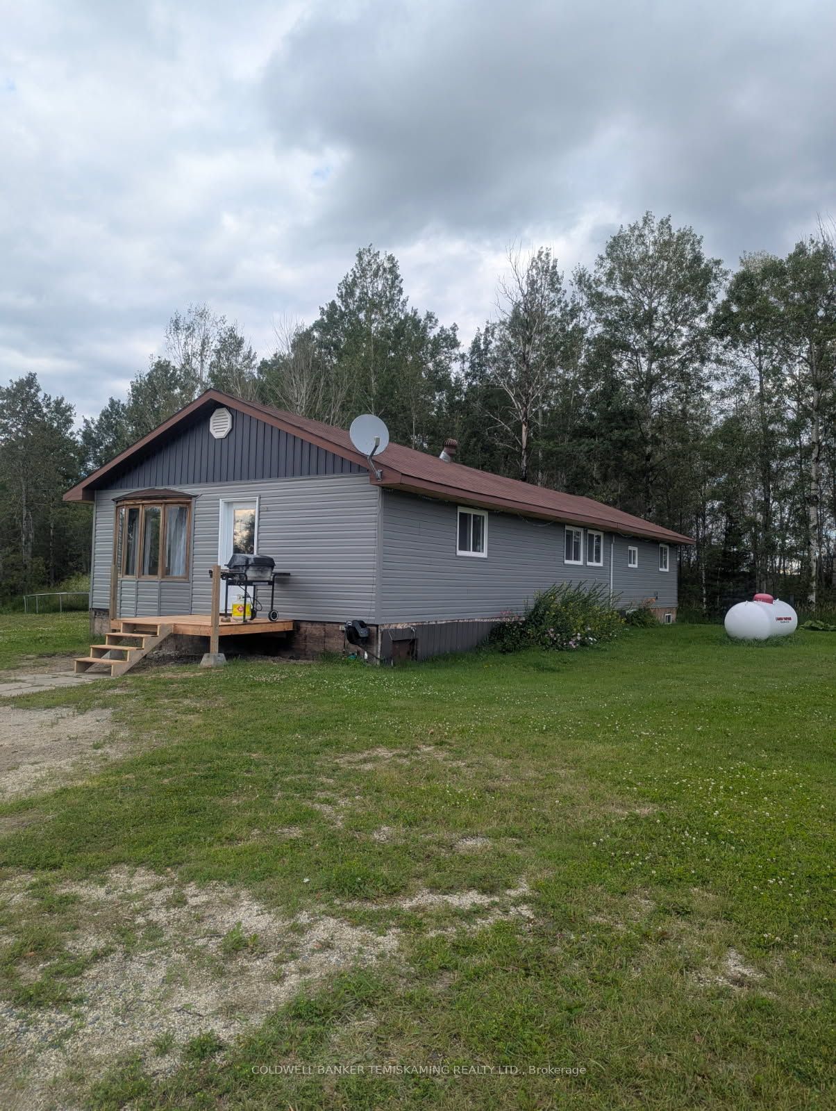 953727 569 Highway Property Photo 1