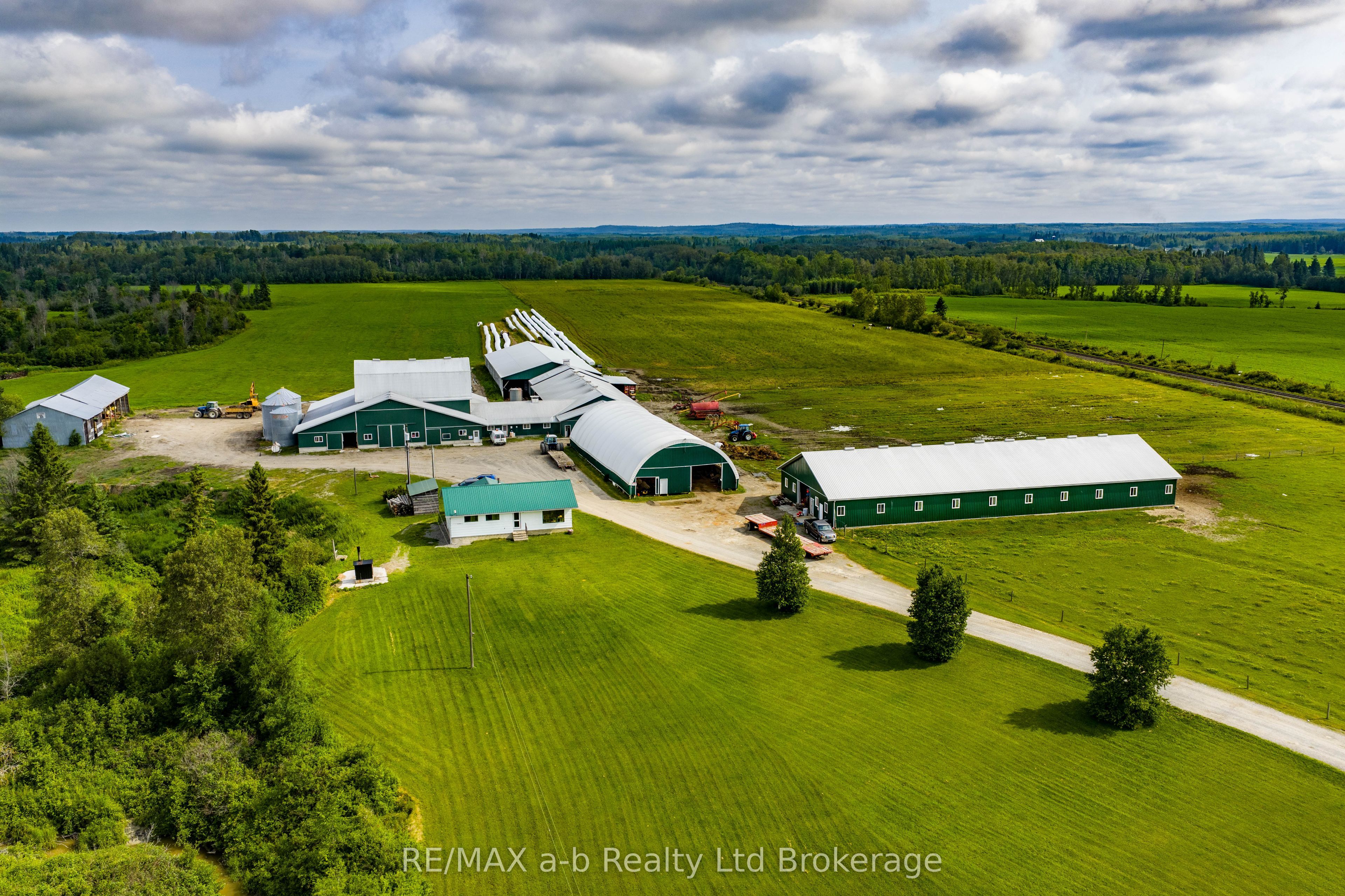 407197 Road 2 N/A Property Photo 1