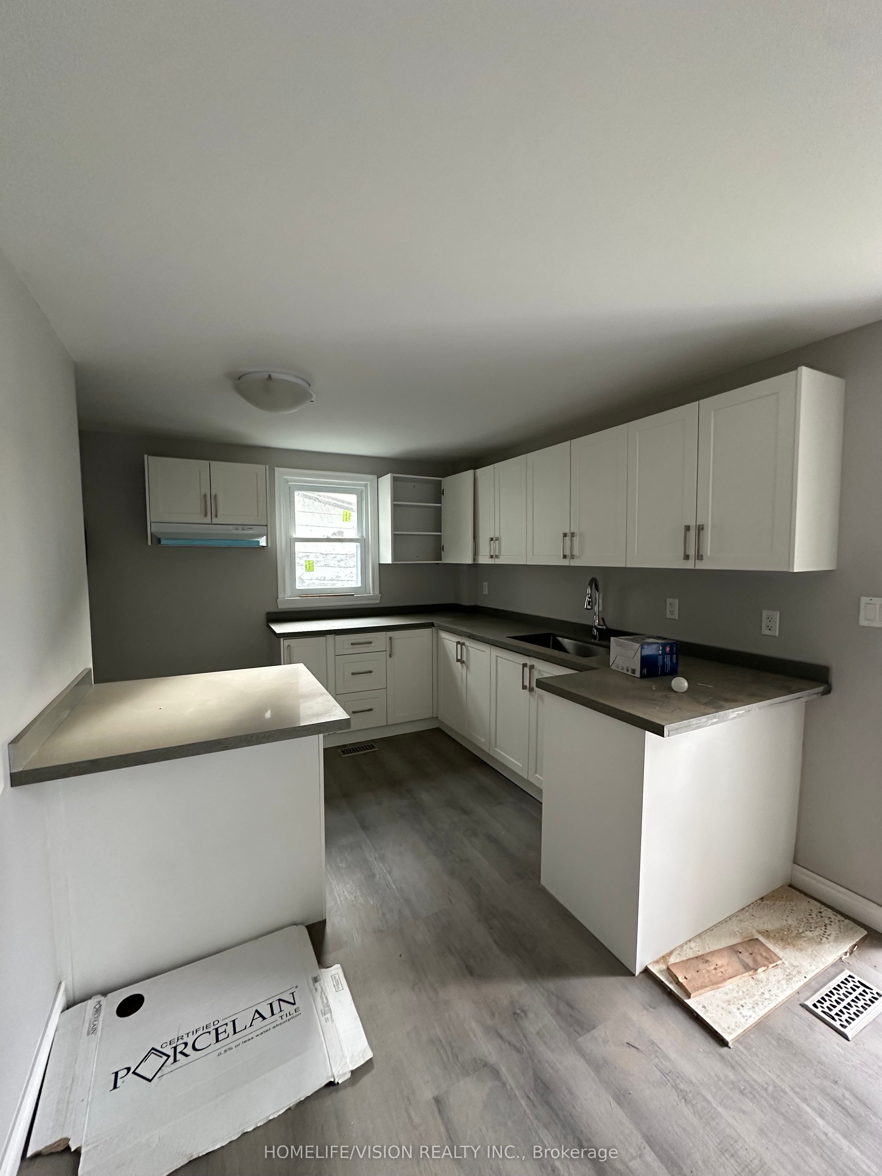 22 Kirkland Street W Property Photo 1