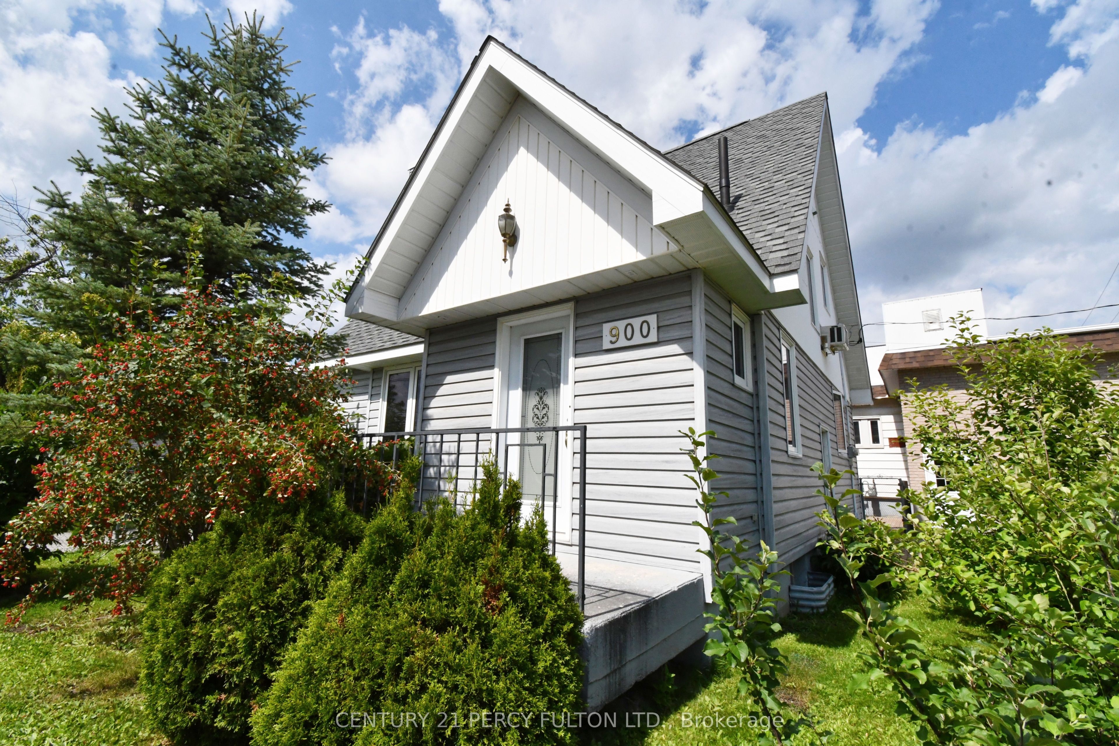 900 Prince Street Property Photo 1