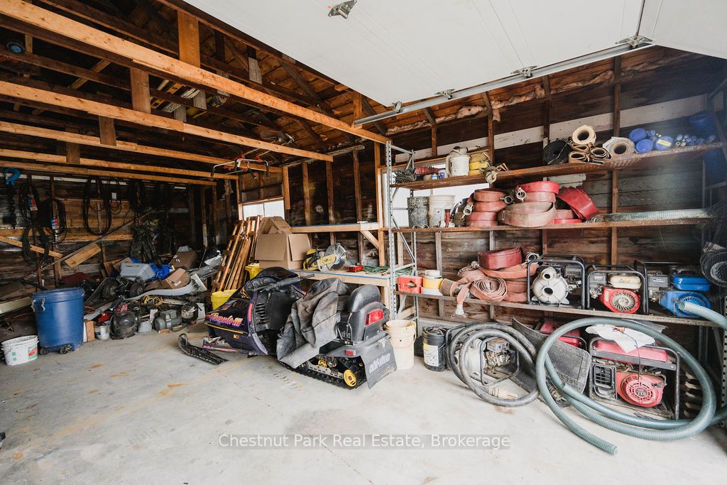 35 Niven Street S Property Photo 20