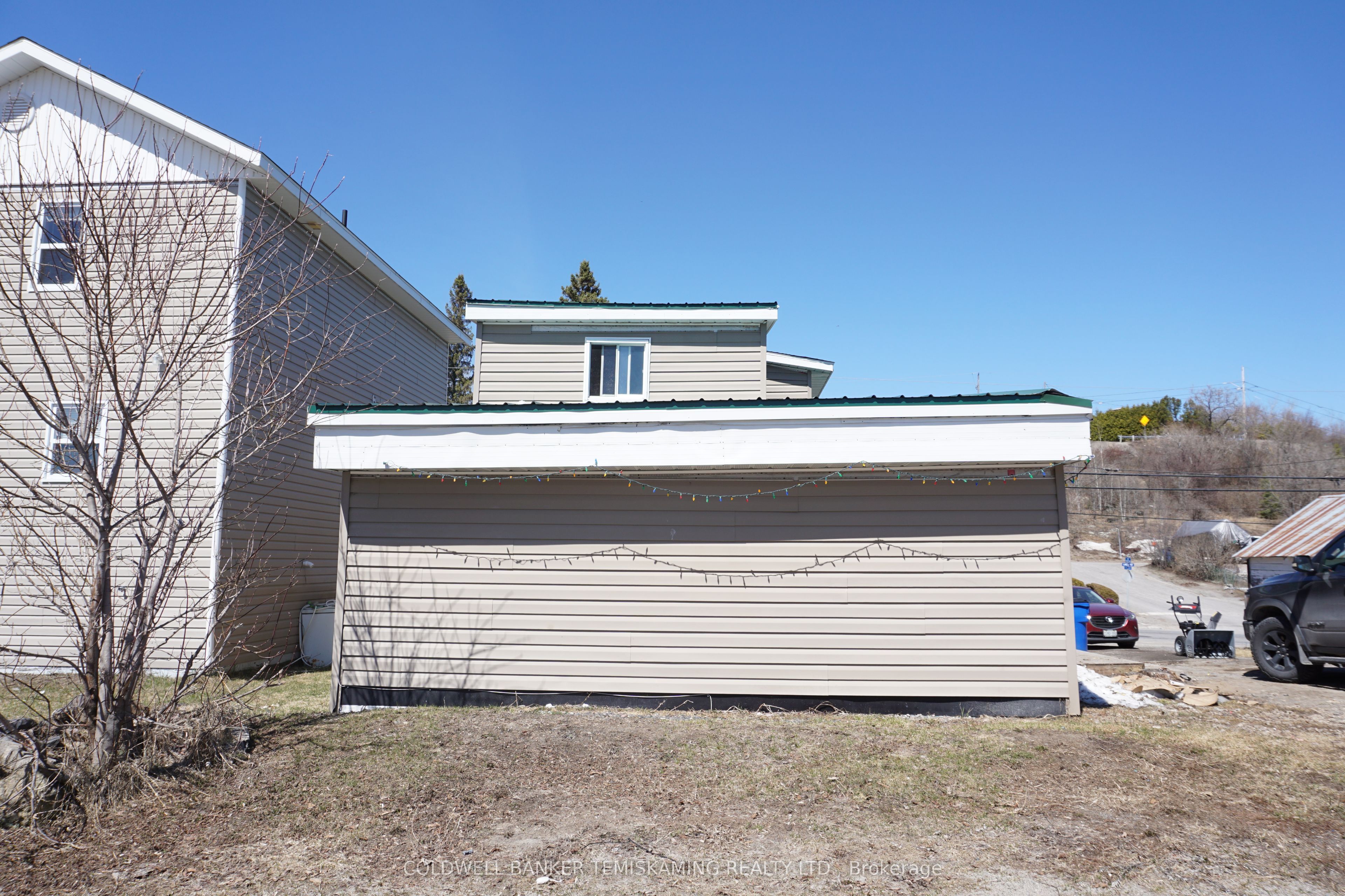 189 Lang Street Property Photo 3