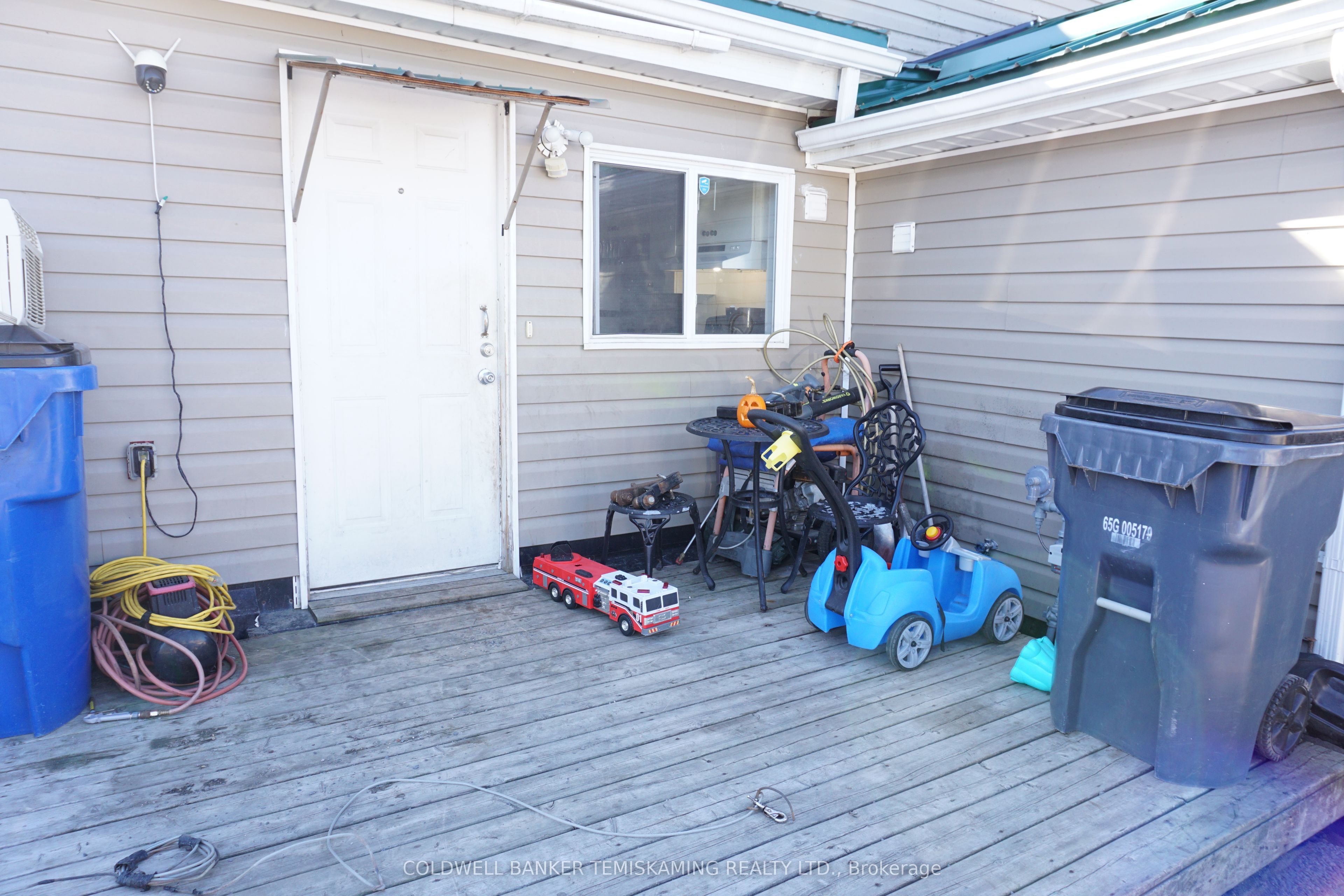 189 Lang Street Property Photo 6