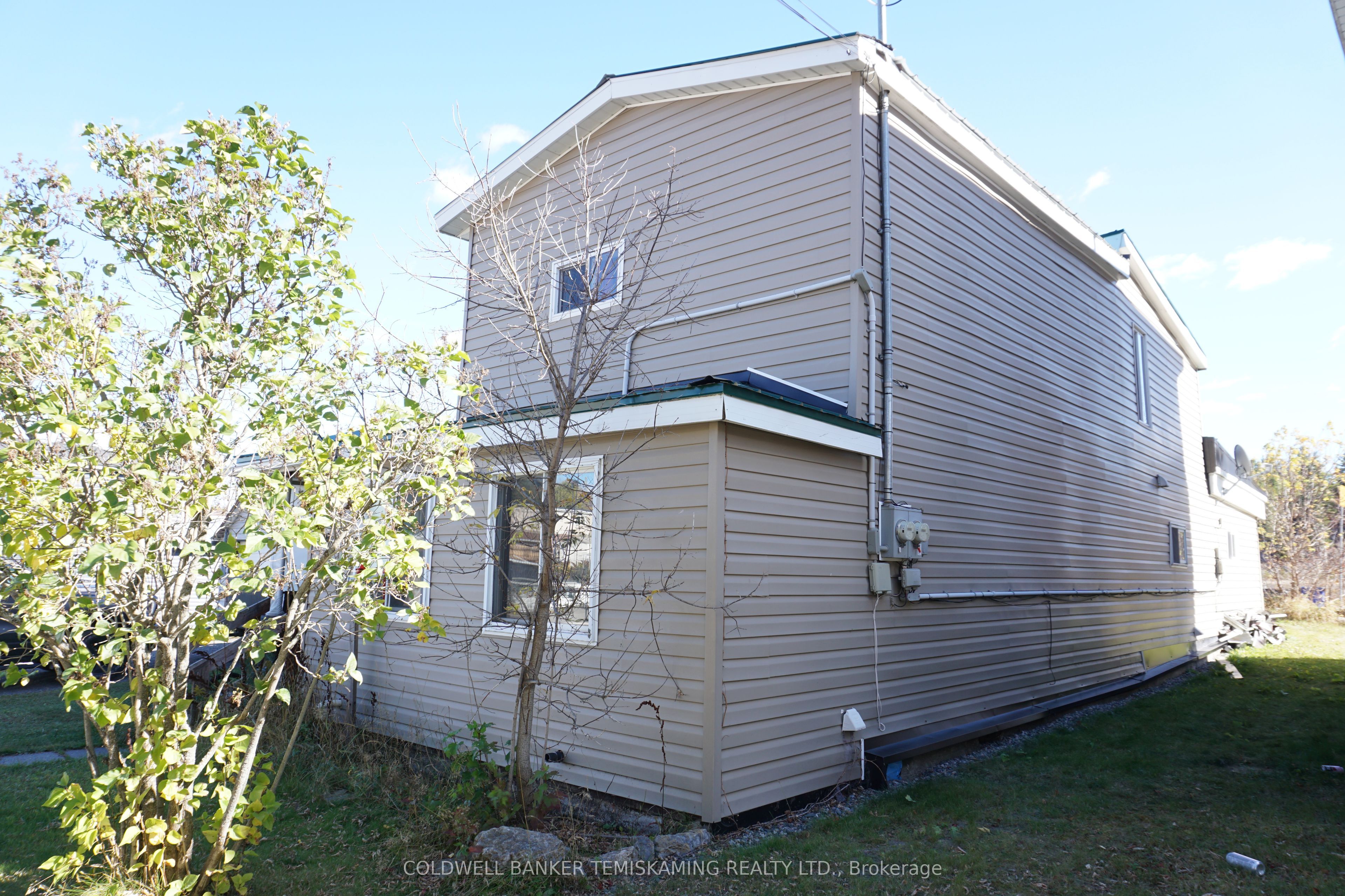 189 Lang Street Property Photo 7