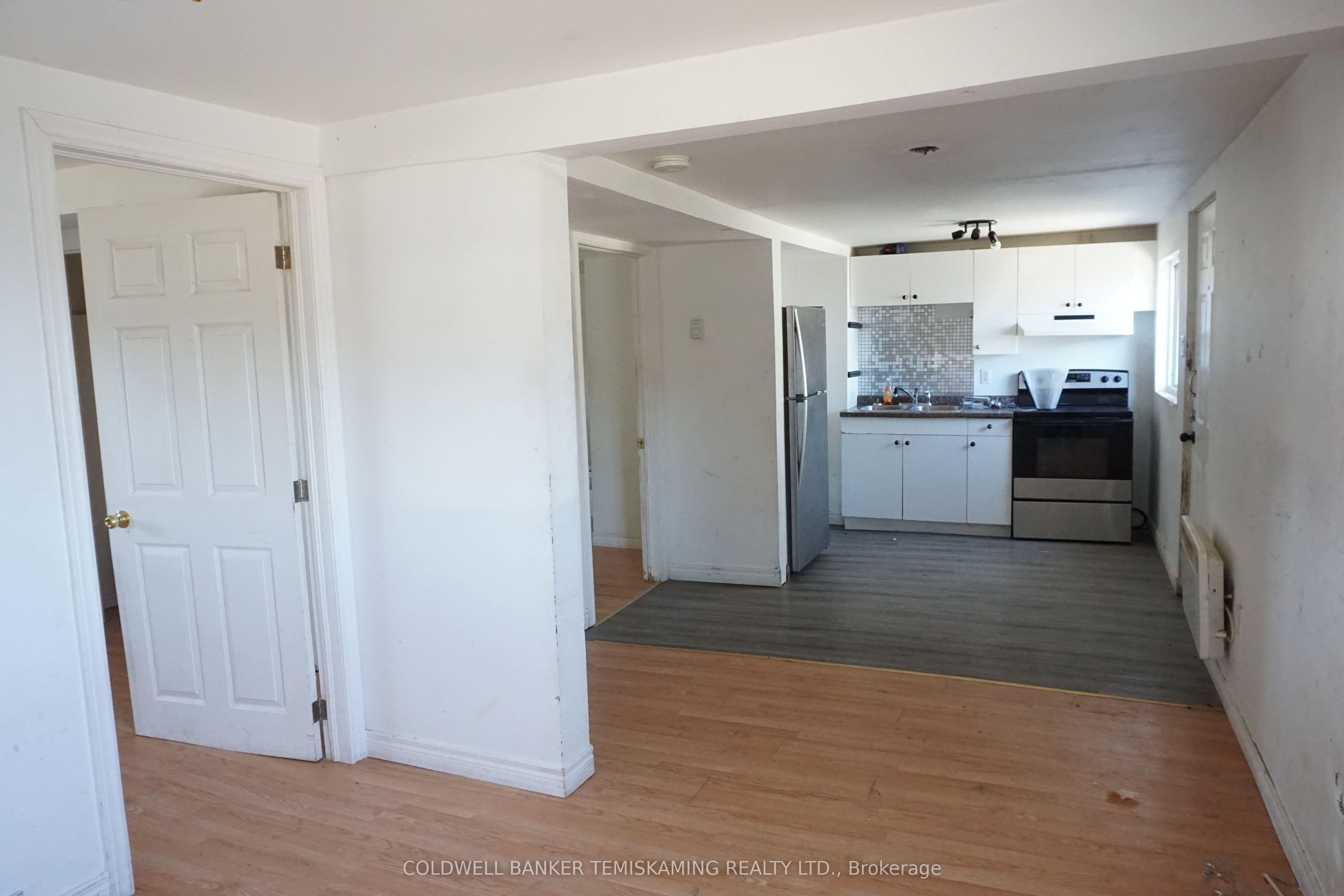189 Lang Street Property Photo 16