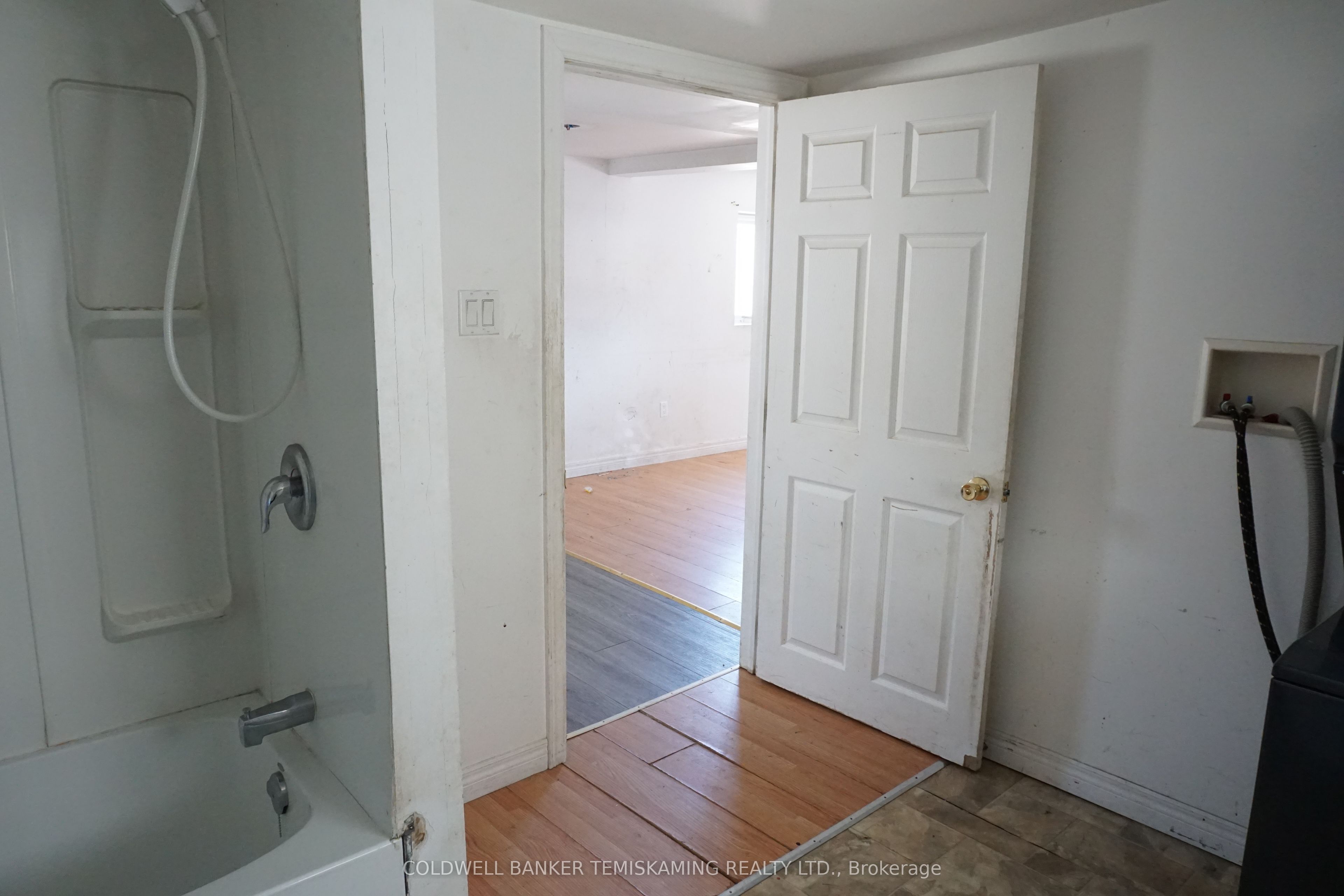 189 Lang Street Property Photo 21