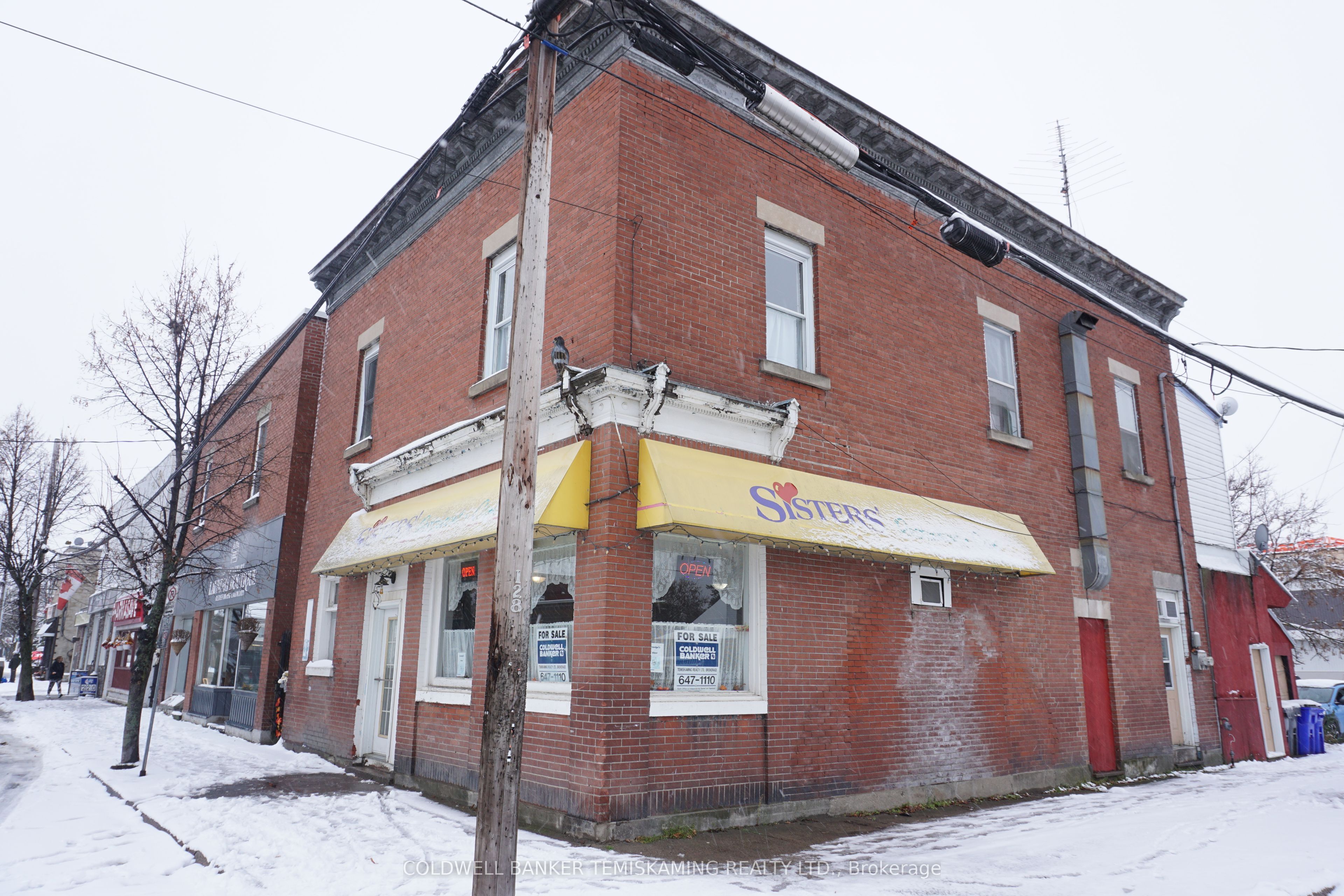 39 3rd St Property Photo 1