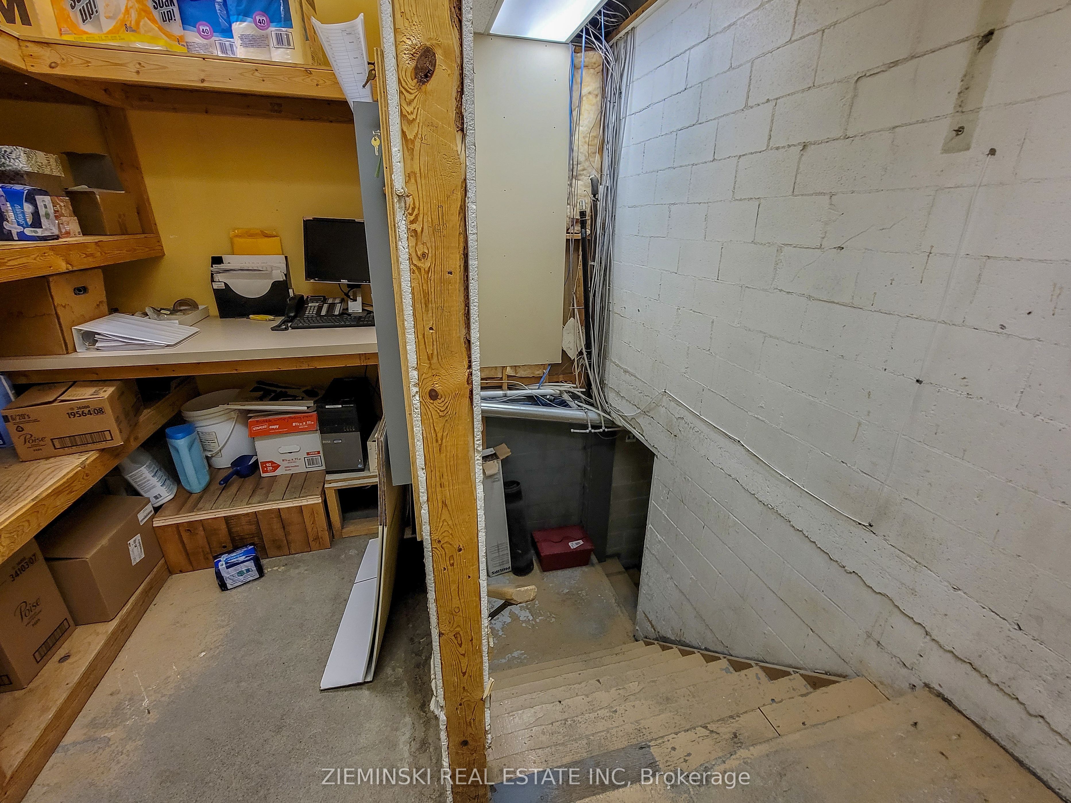 190 Main Street Property Photo 10