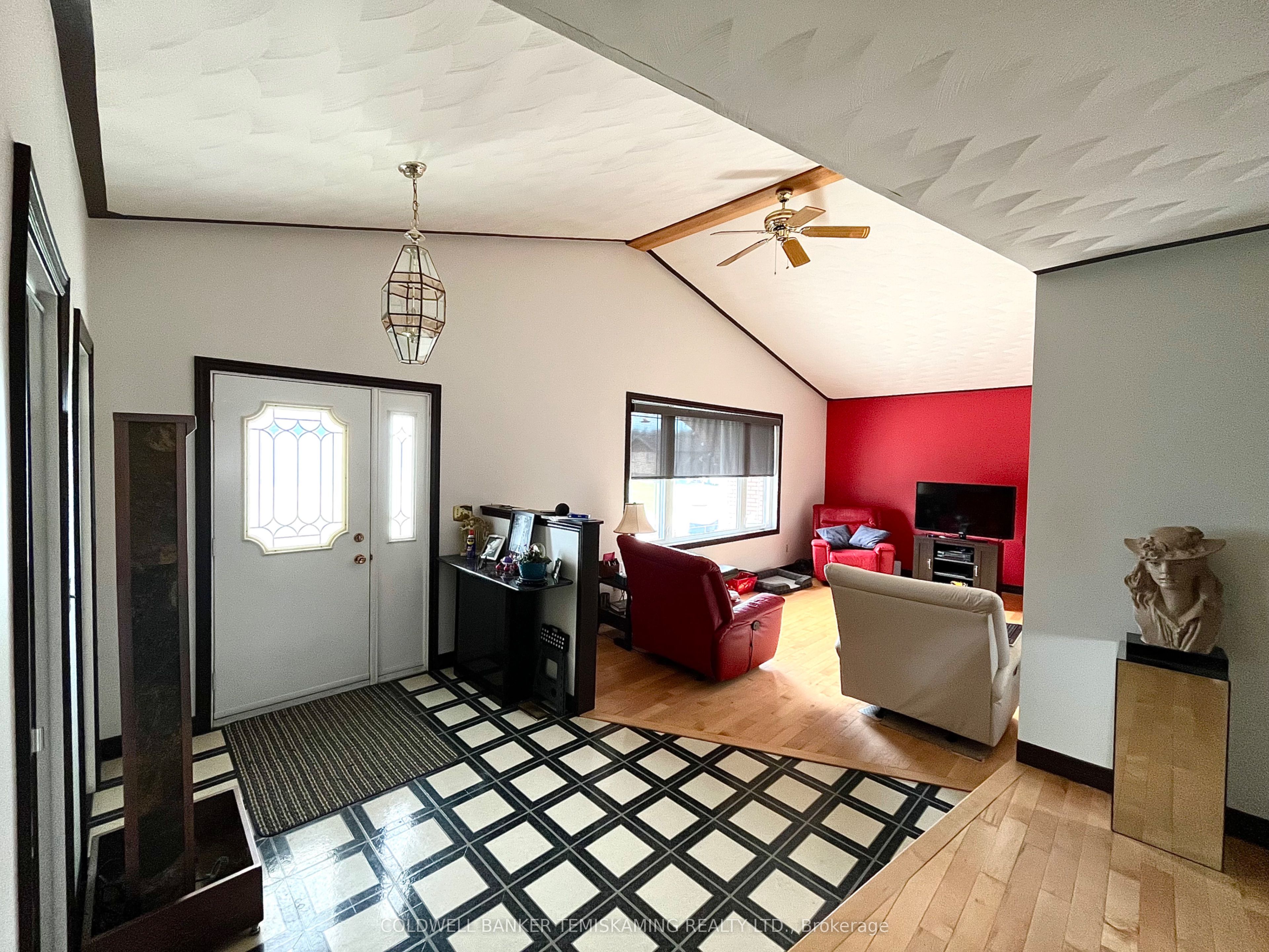 8 Michael Street Property Photo 6