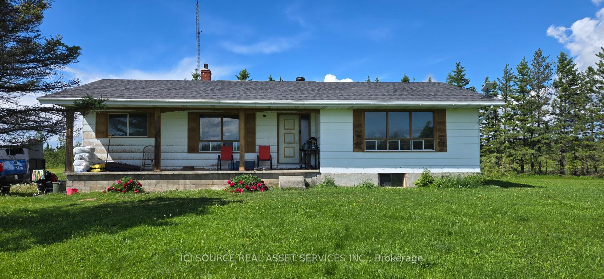 1527 Highway 11 W Property Photo 2