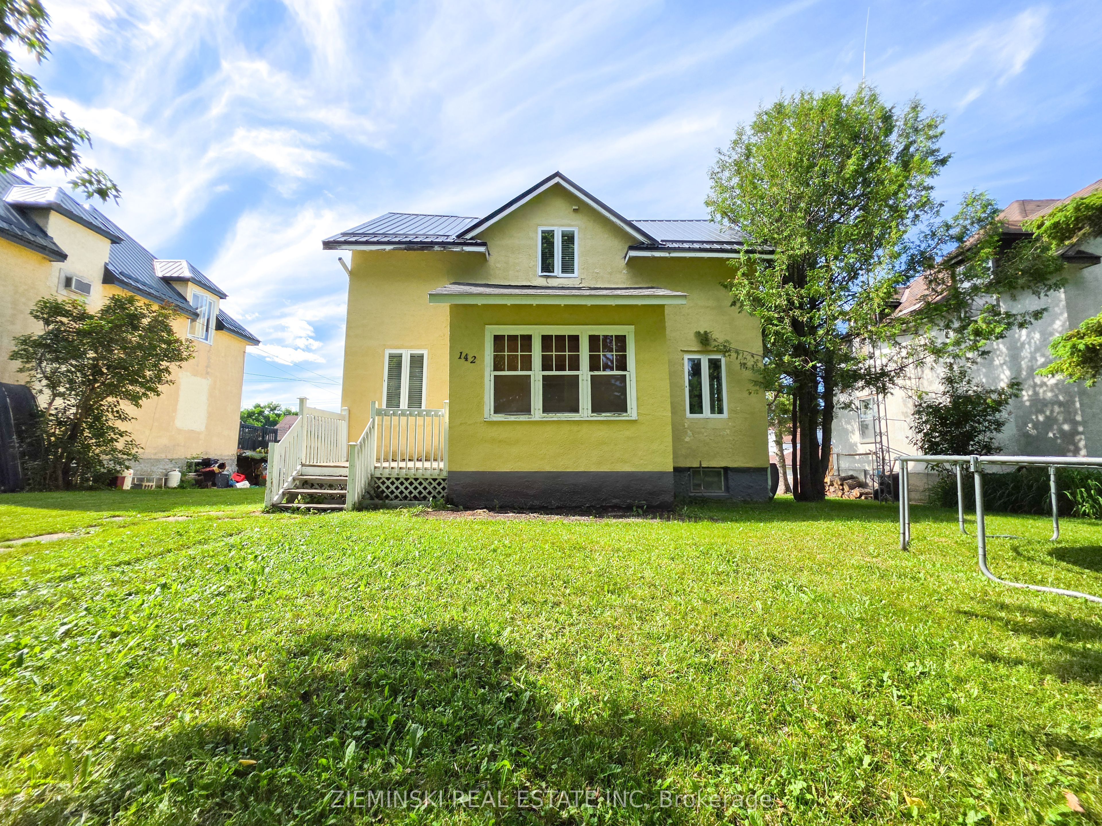 142 Devonshire Avenue Property Photo 1
