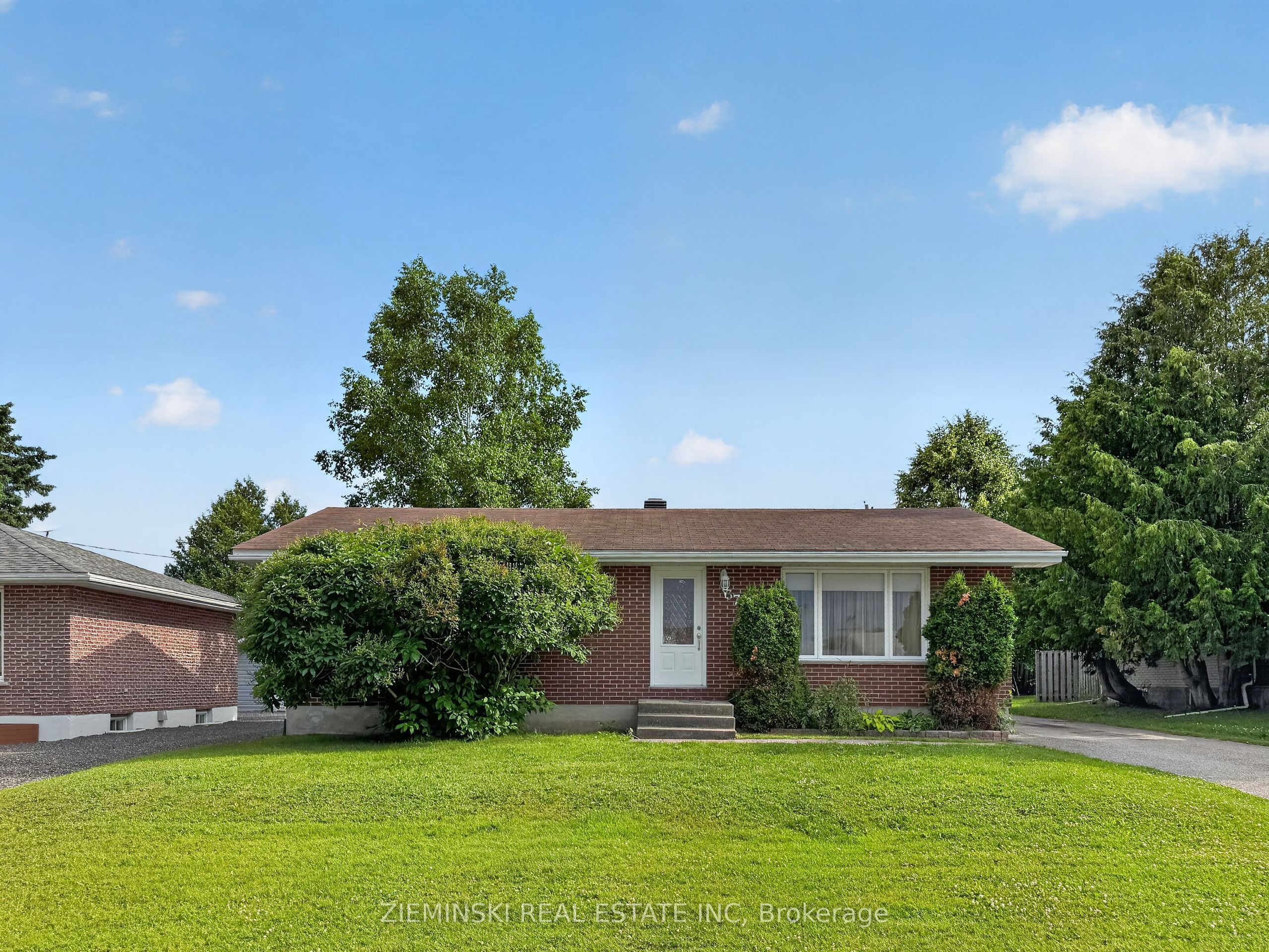 374 Nosov Drive Property Photo 1