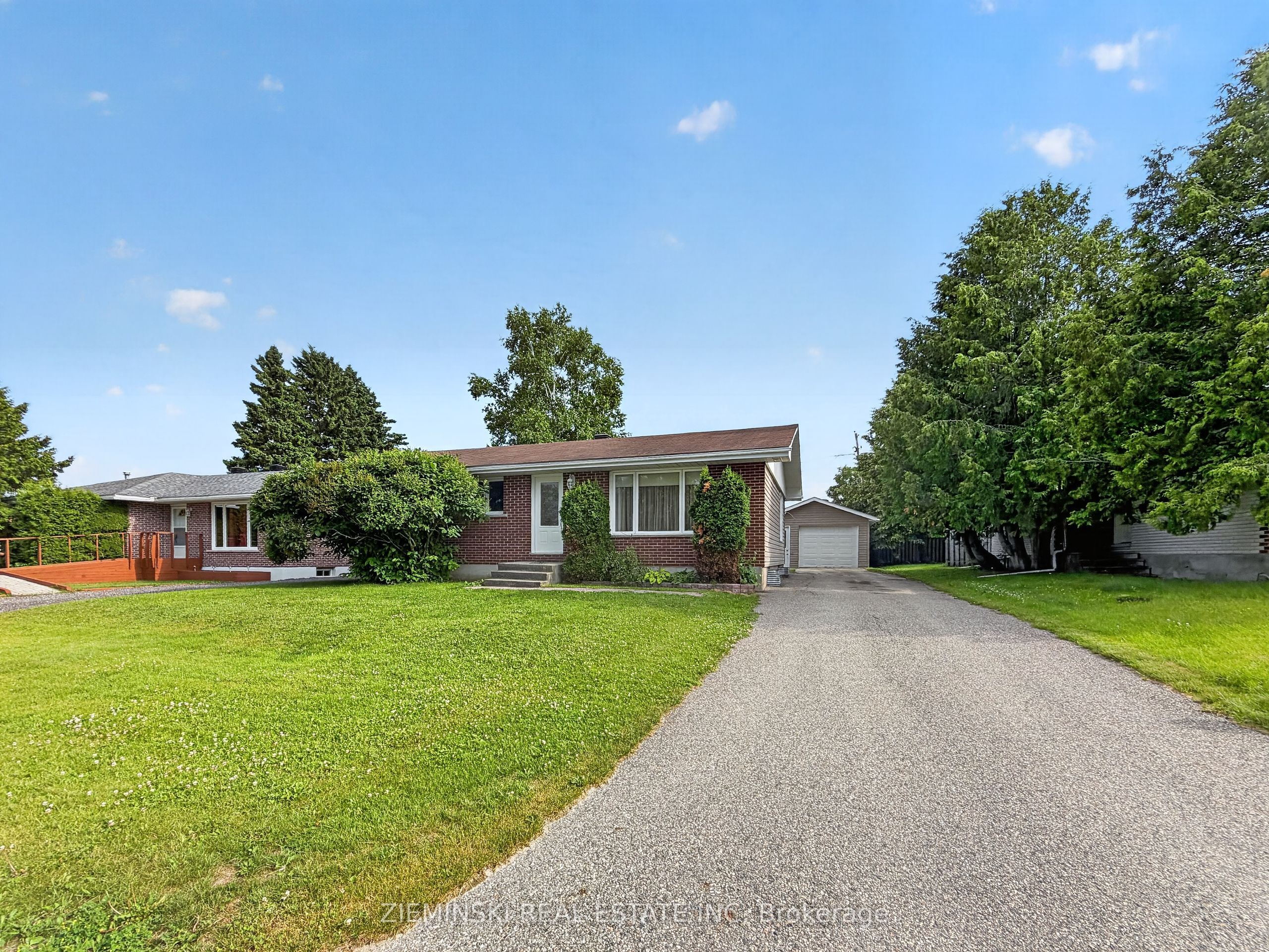 374 Nosov Drive Property Photo 2