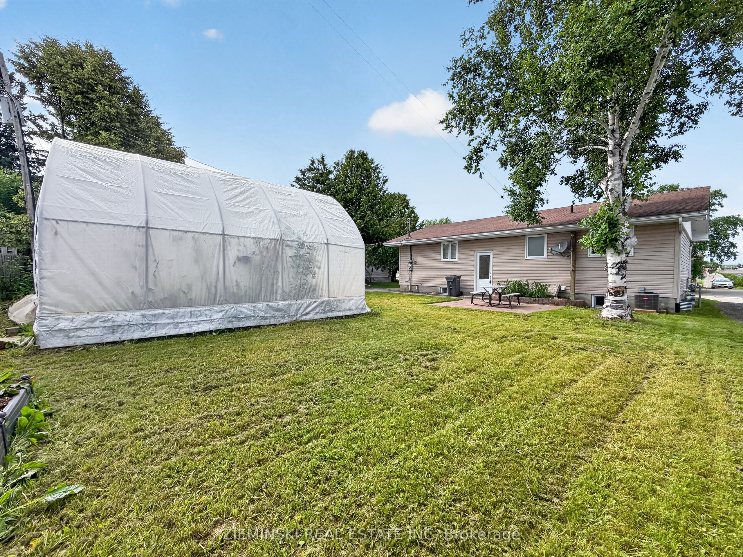 374 Nosov Drive Property Photo 4