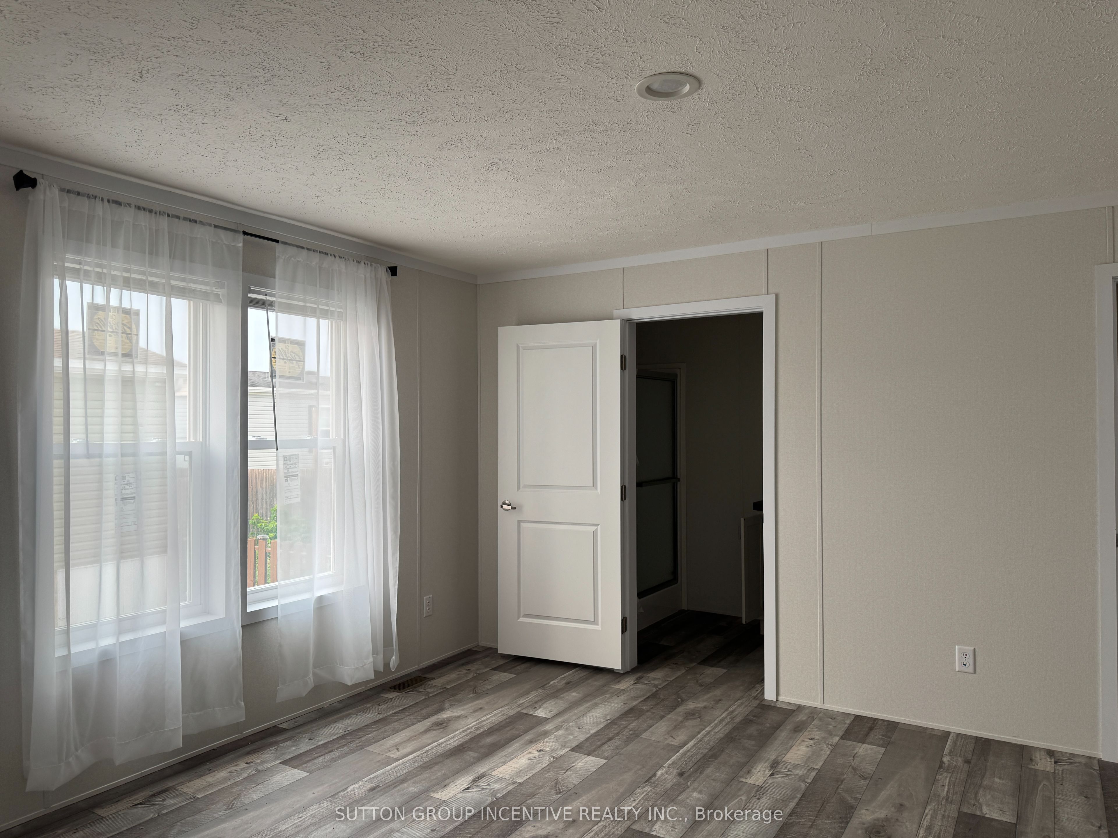 182 Remi Crescent Property Photo 6