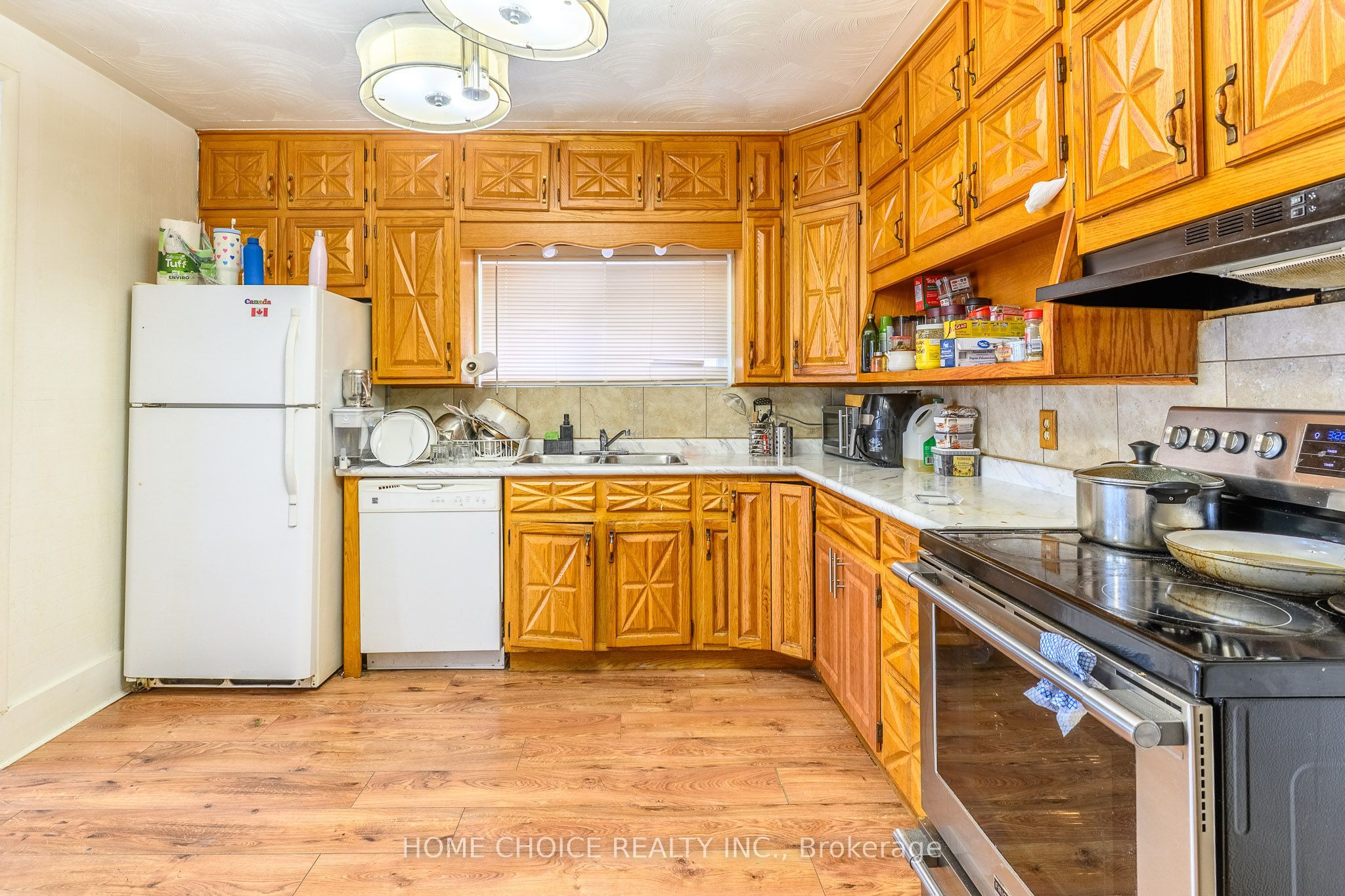 305 Maple Street N Property Photo 10